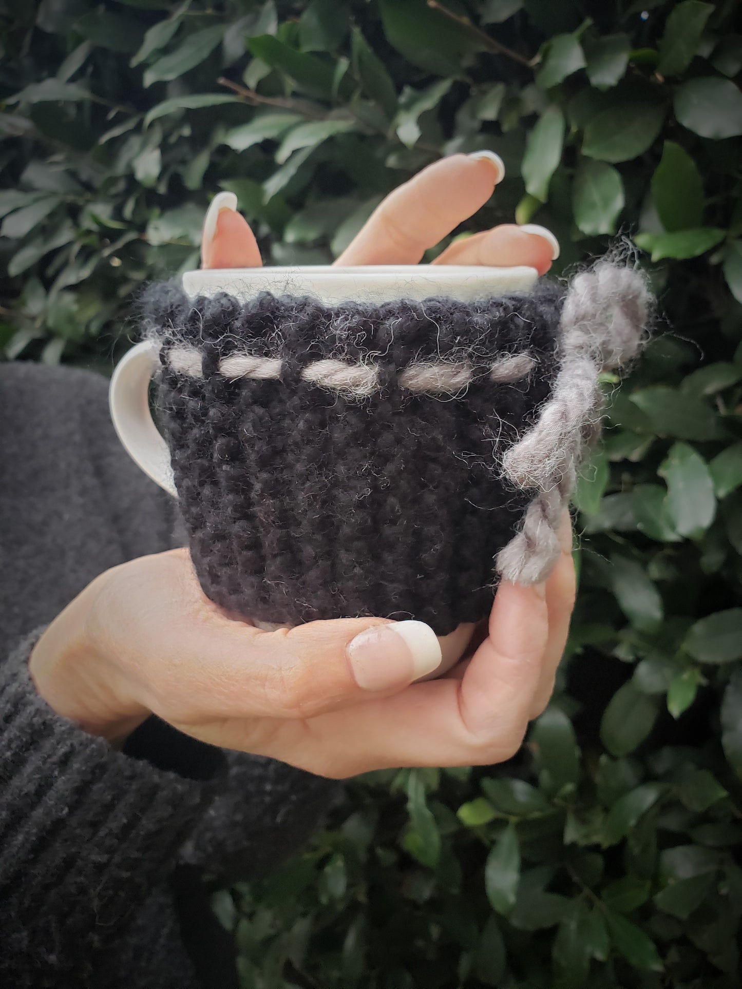 Handknit Mug Cozy with Bow and Buttons, Prototype
