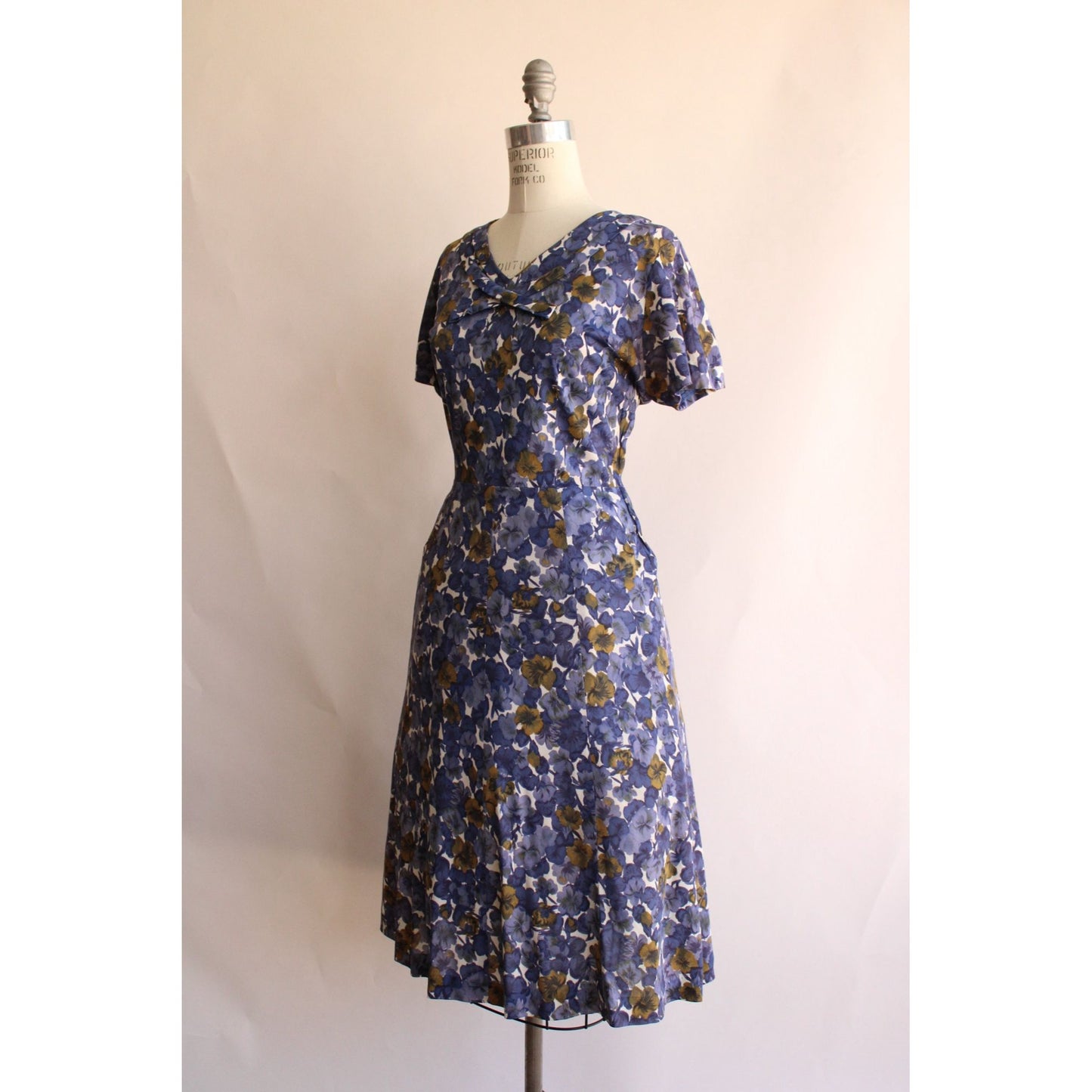 Vintage 1940s 1950s Blue and Brown Floral Print Dress