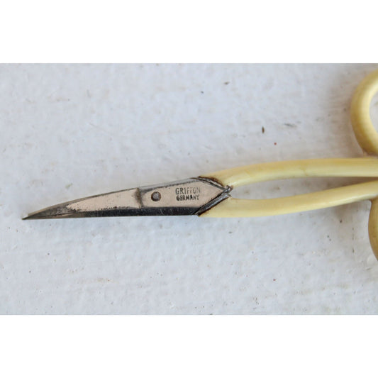Vintage 1940s 1950s Cuticle Scissors