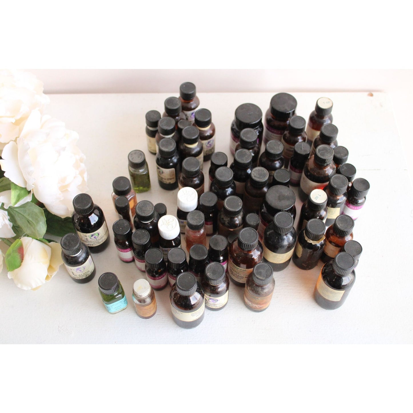 Essential and Fragrance Oils Lot, Approx. 60 Bottles, Mixed Scents, Mixed Brands