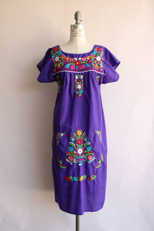 Vintage 1980s 1990s Purple Mexican Oaxaca Embroidered Dress