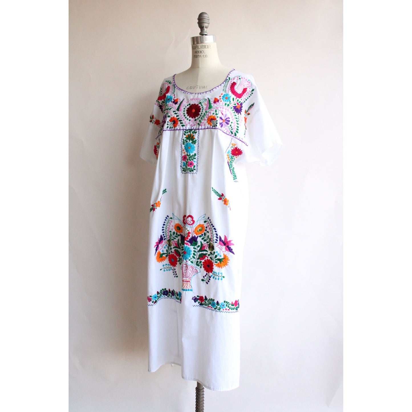 Vintage 1970s 1980s White Mexican Oaxaca Embroidered Floral Dress