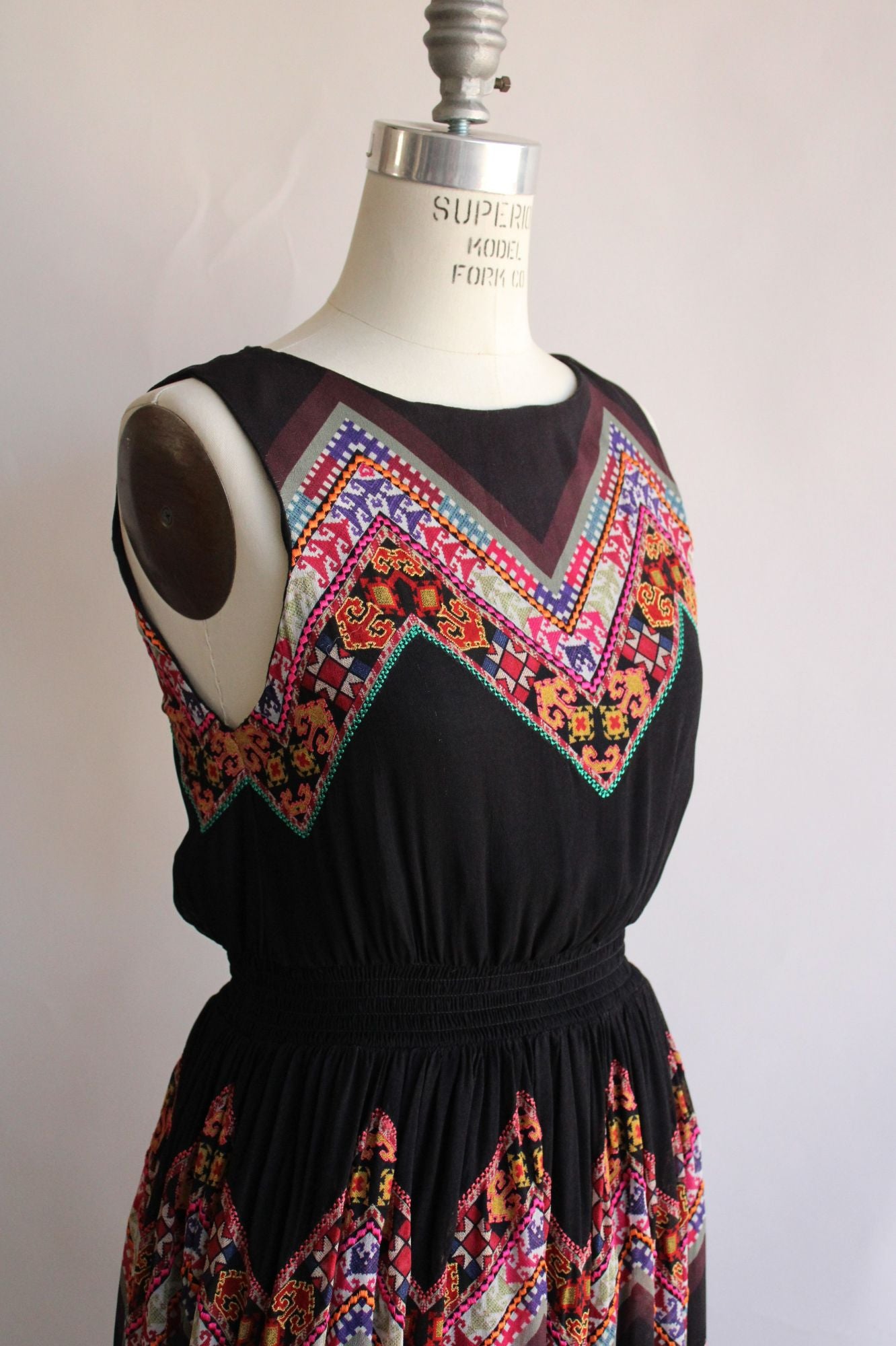 Tanvi Kedia Womens Dress, Size 6, Keyhole Back, Boho Folk Style Embroidery