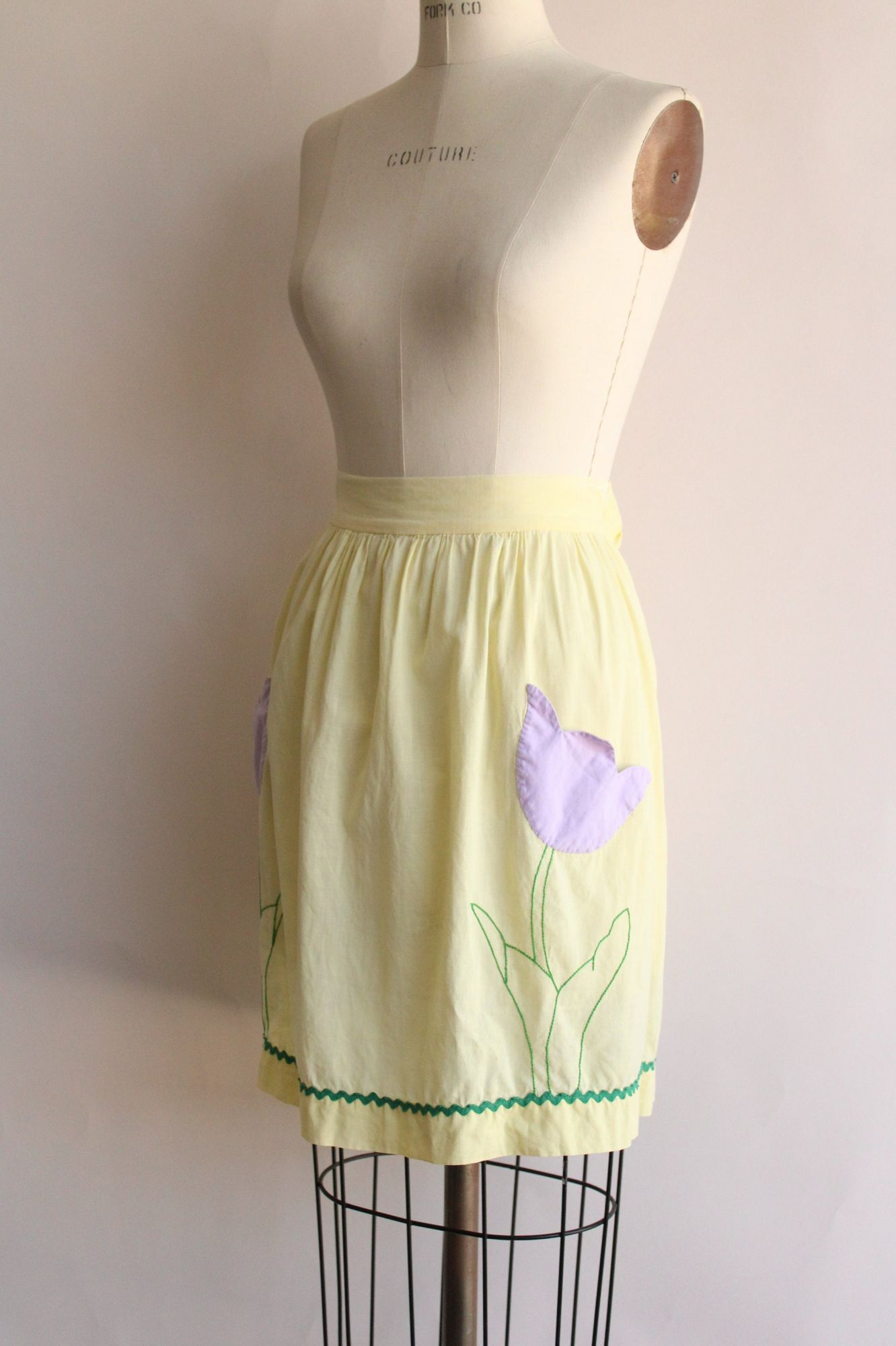 Vintage 1960s Yellow Cotton Half Apron with Purple Tulip Pocket