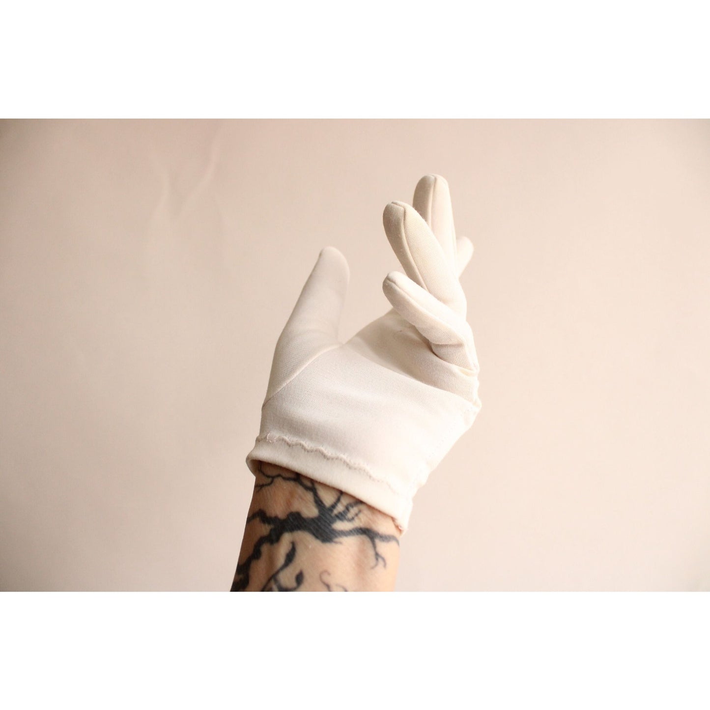 Vintage 1960s Gloves With Stitching