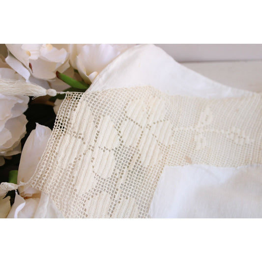 Vintage 1910s Pillow Case with Crochet Lace Trim And Tassels