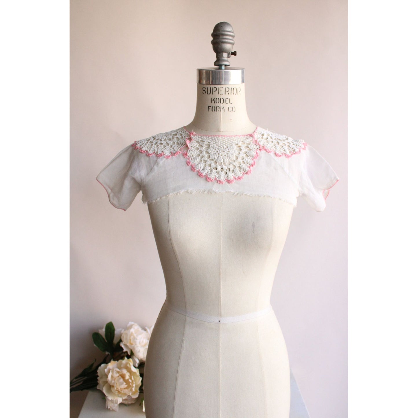 Vintage Edwardian White Crochet Lace Applique With Pink Trim