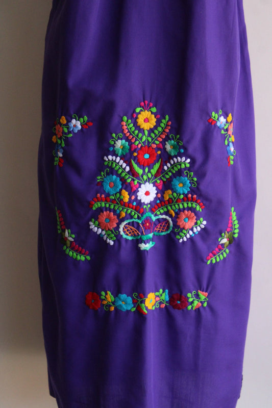 Vintage 1980s 1990s Purple Mexican Oaxaca Embroidered Dress