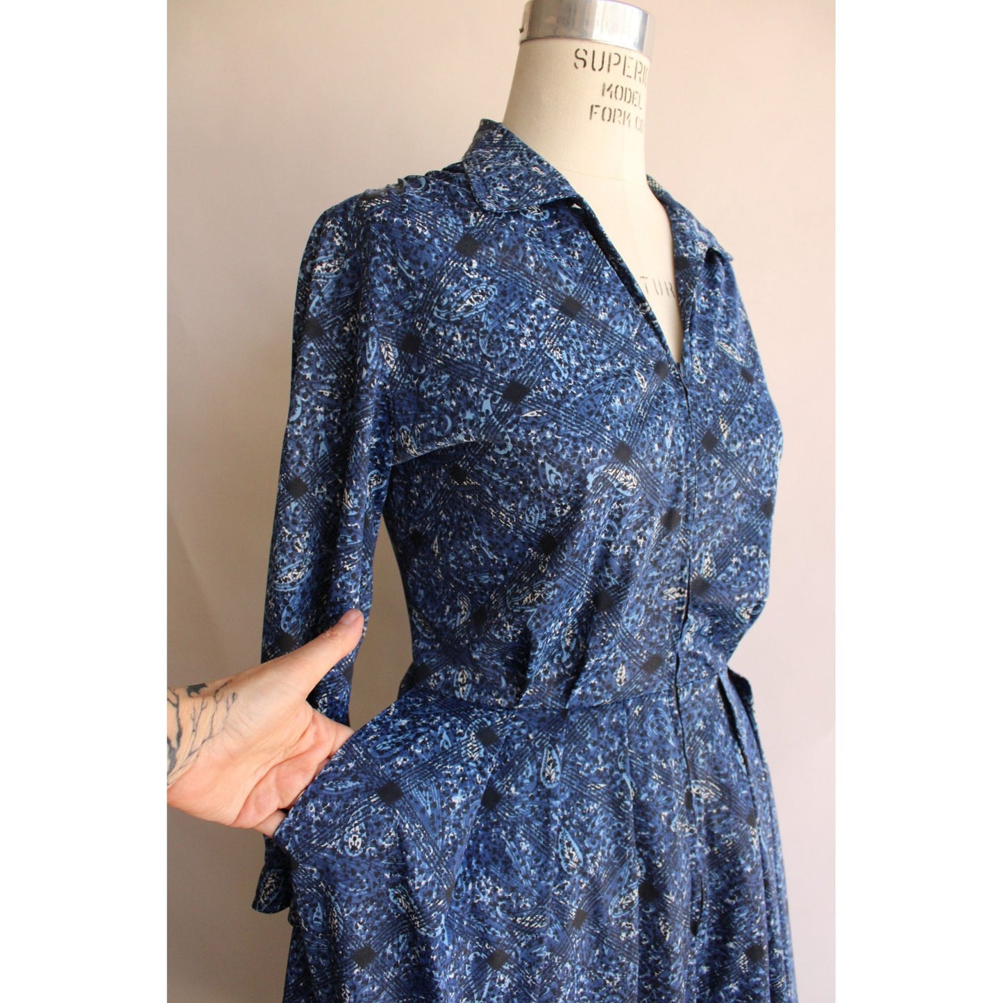 Vintage 1950s Dress With Pockets In a Blue Paisley Print