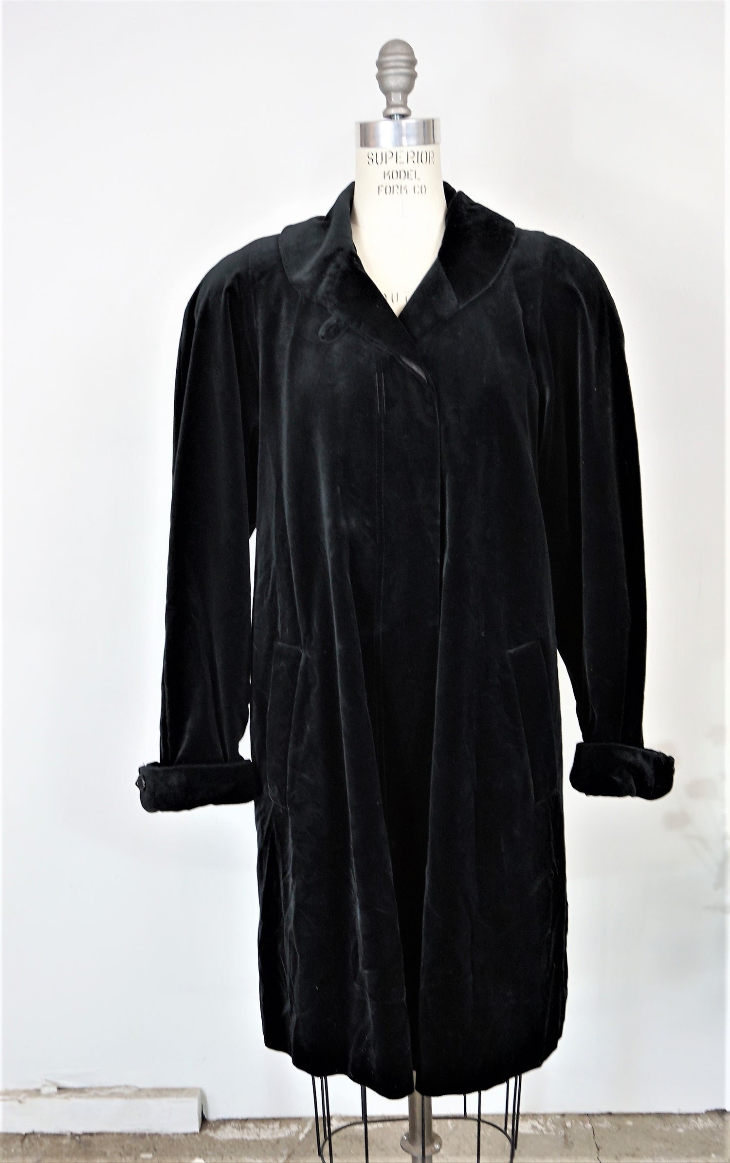 Vintage 1980s Black Velvet Opera Jacket 