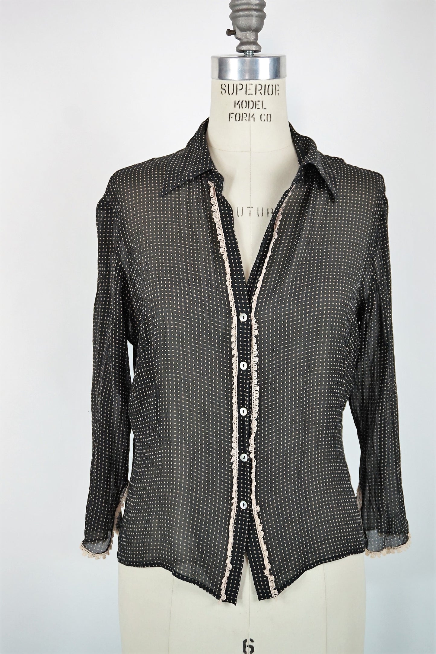 Black and ivory polkadot top, 40s style