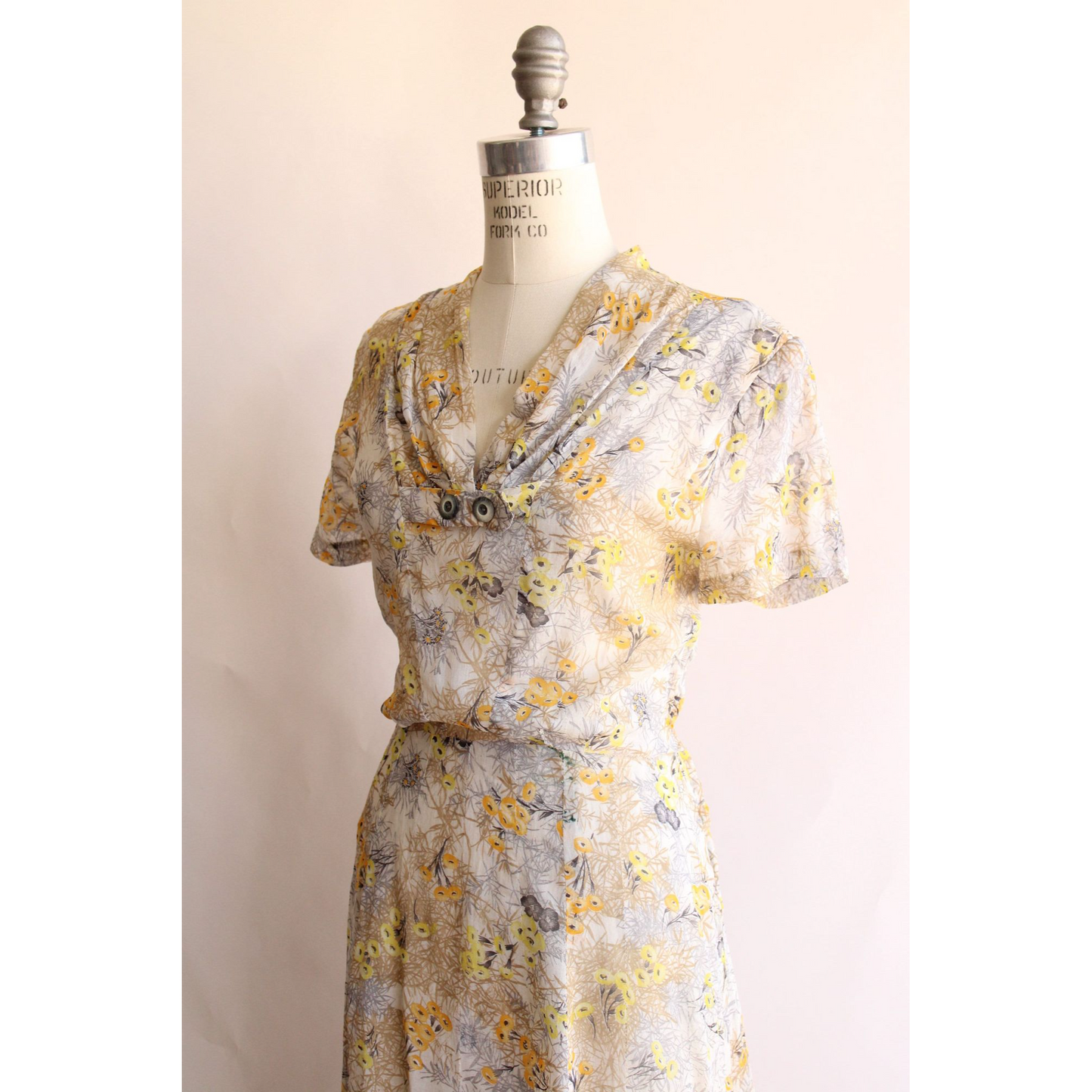 Vintage 1940s Wildflower Print Dress