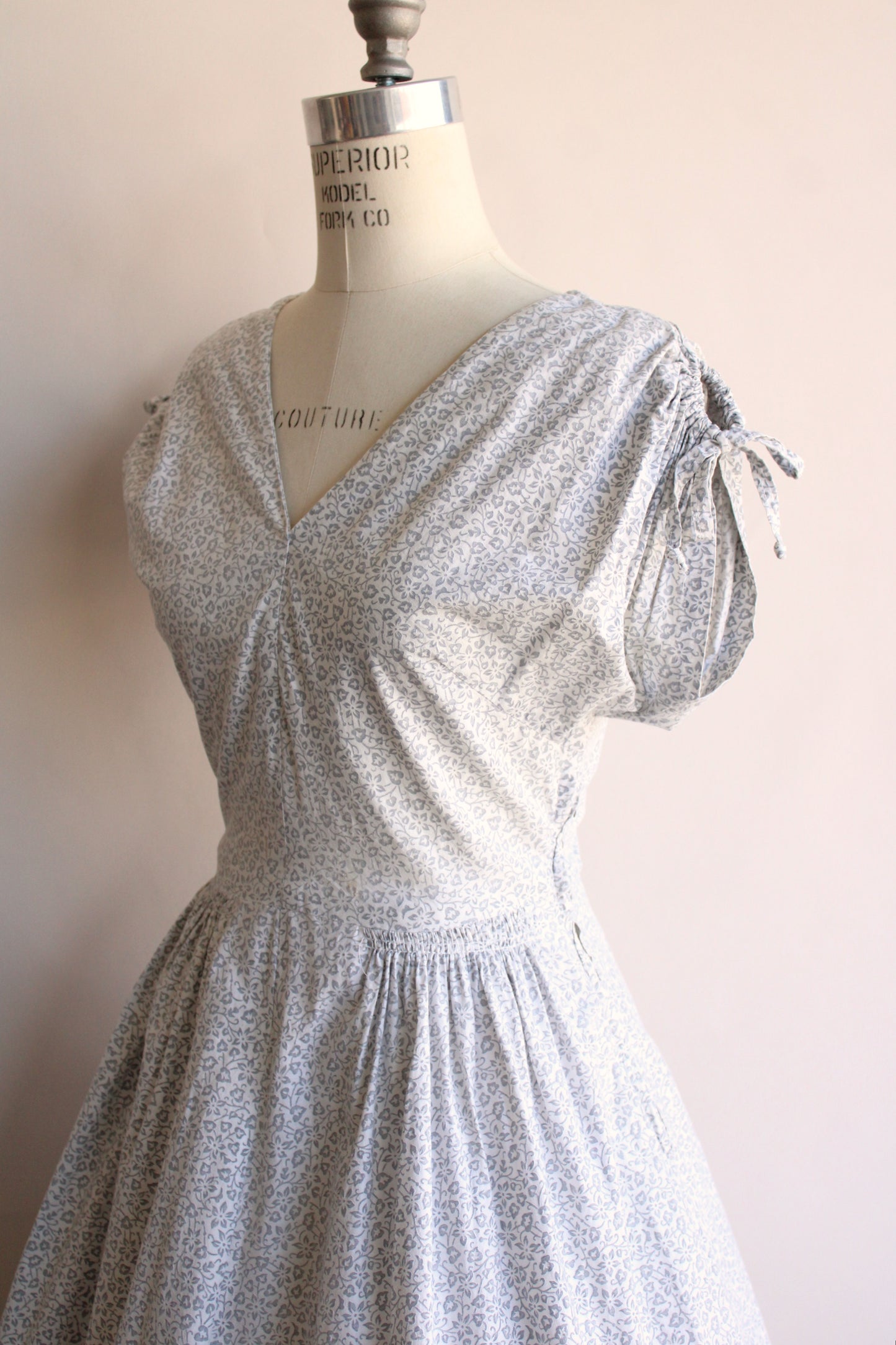 Vintage 1950s Gray Floral Sun Dress