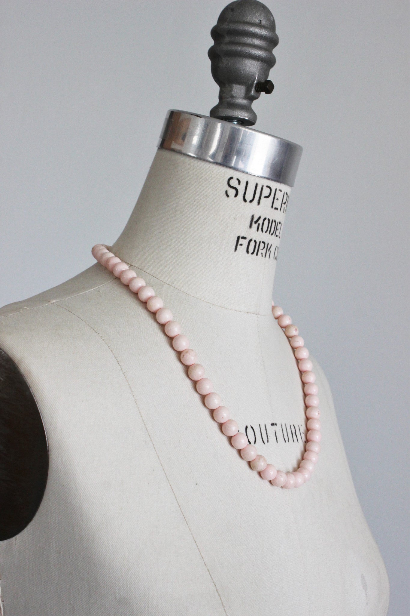 Vintage 1950s Pink Bead Necklace