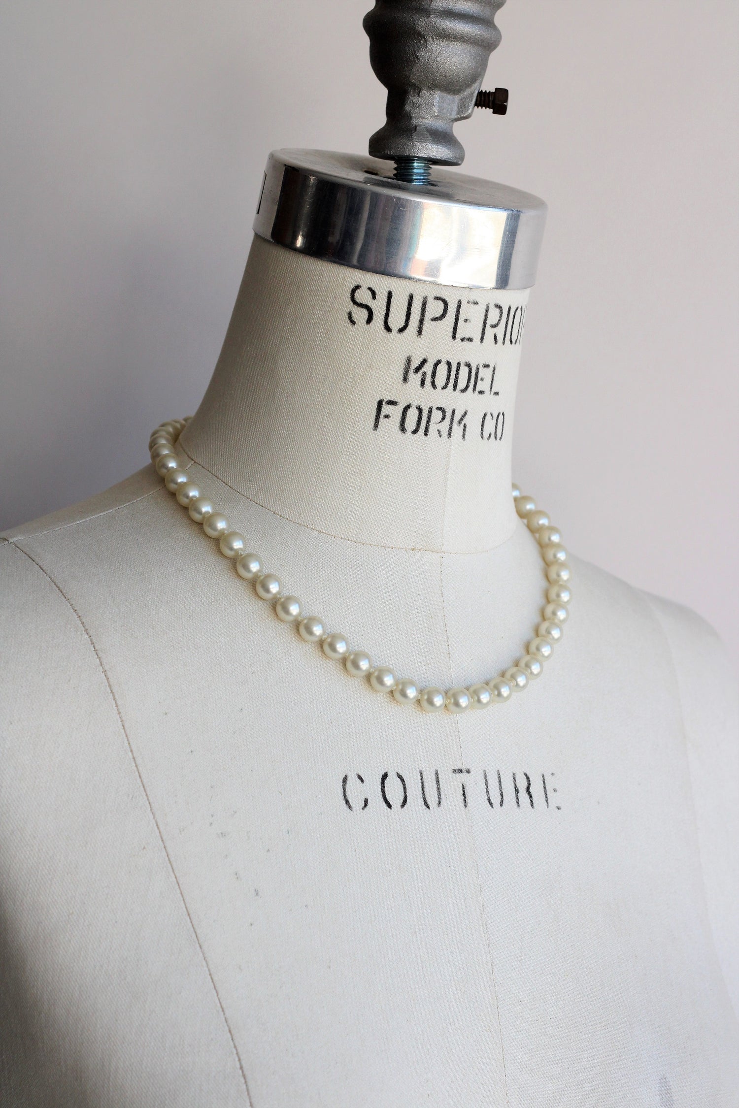Vintage 1960s 18 Inch Faux Pearl Necklace