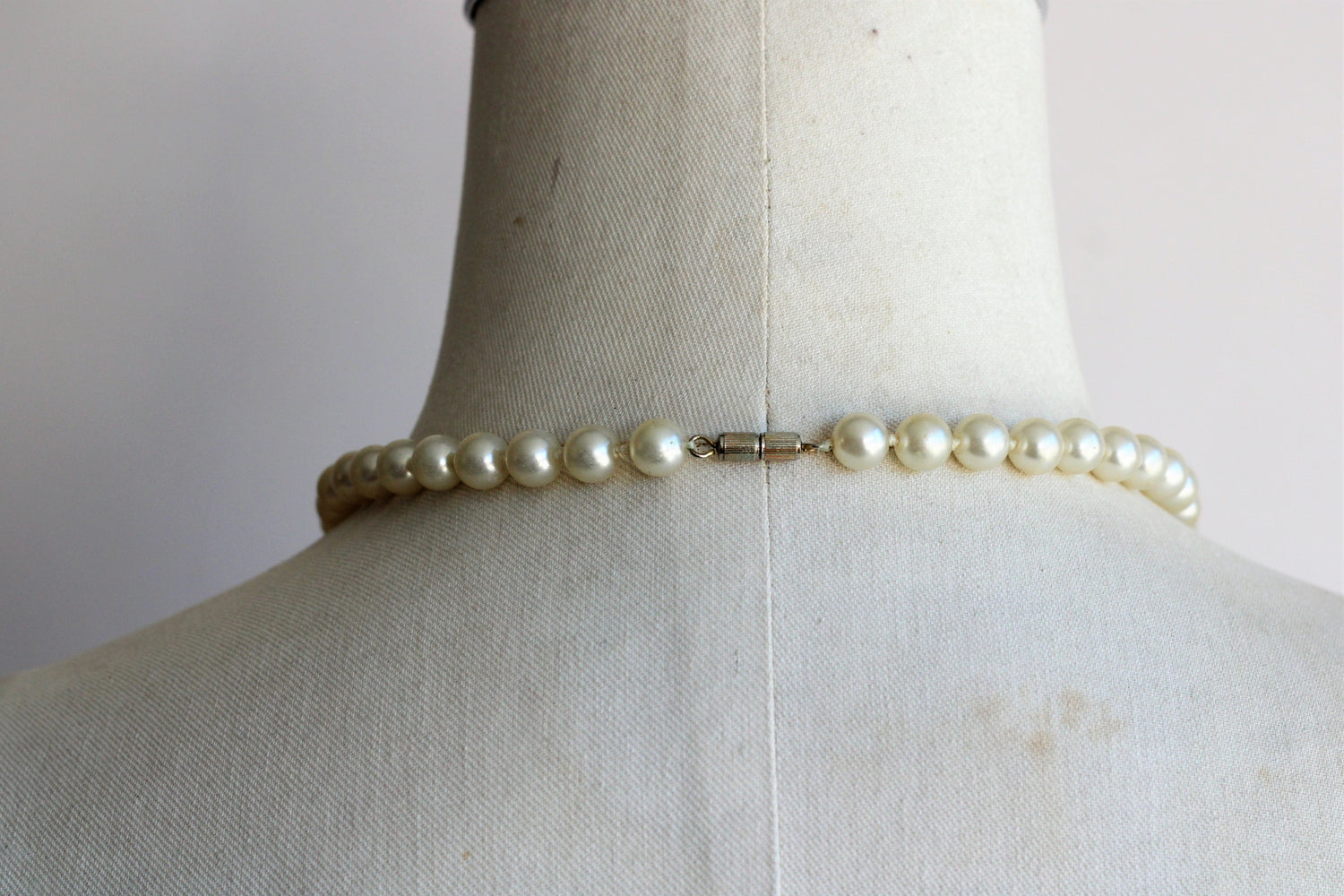 Vintage 1960s 18 Inch Faux Pearl Necklace