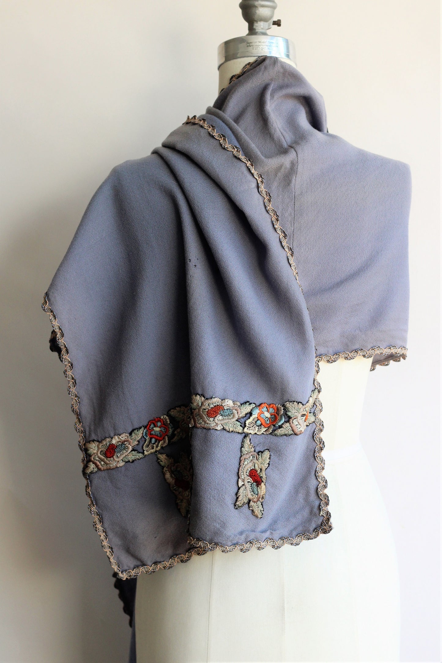 Vintage 1940s Embroidered Wool Wrap Scarf
