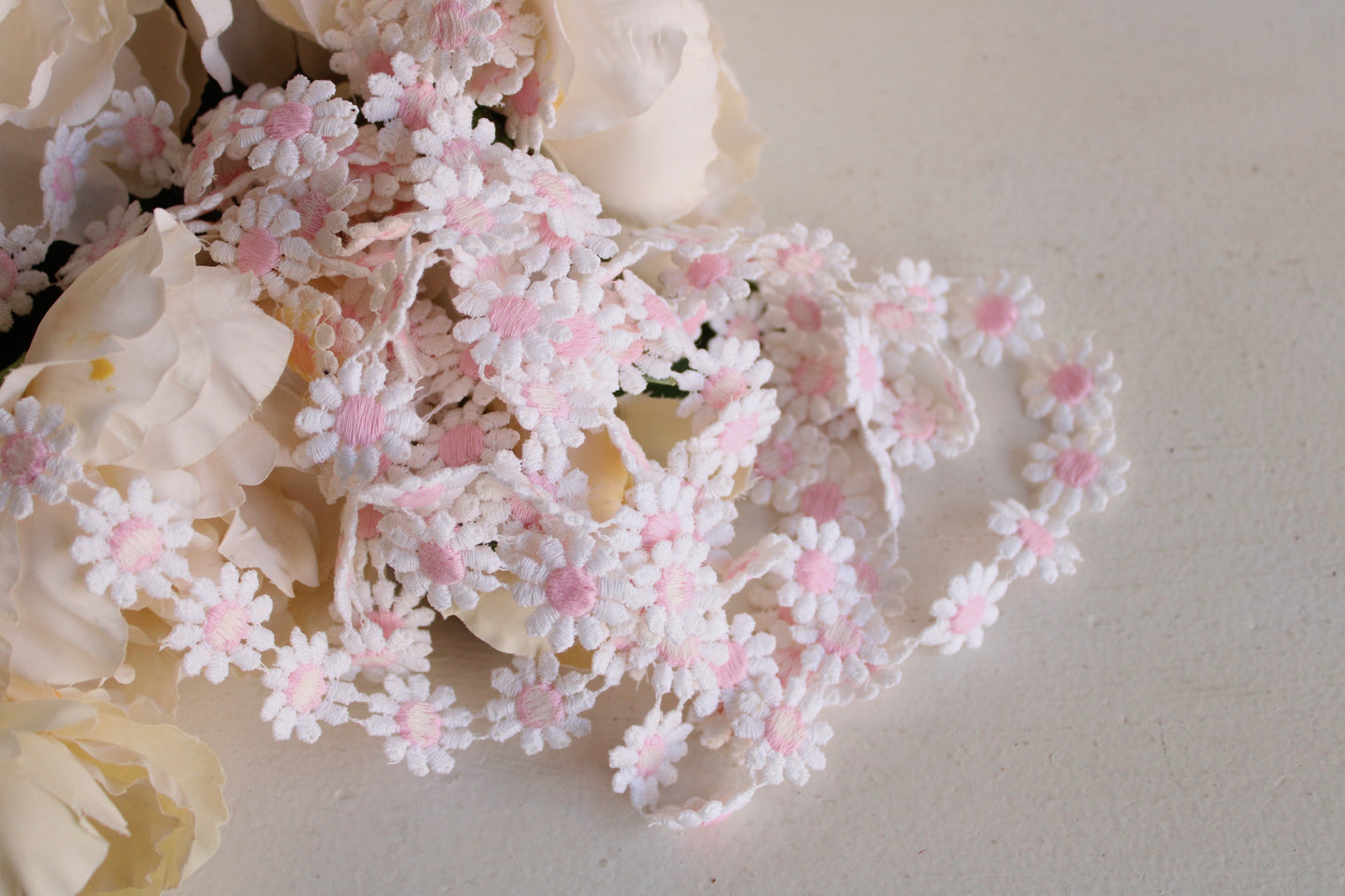 Vintage Pink and White Daisy Ribbon Trim
