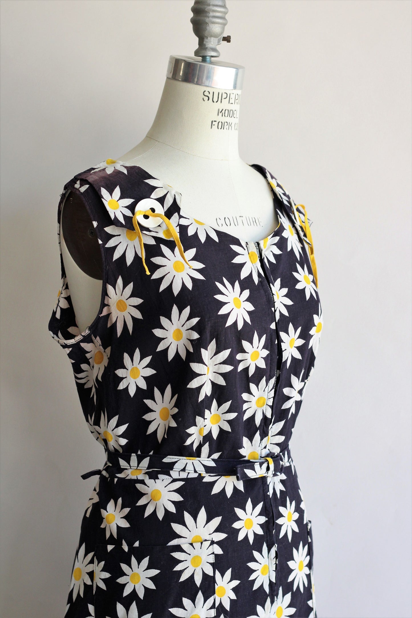 Vintage 1960s Plus Size Daisy Print Sundress with Belt and Pockets
