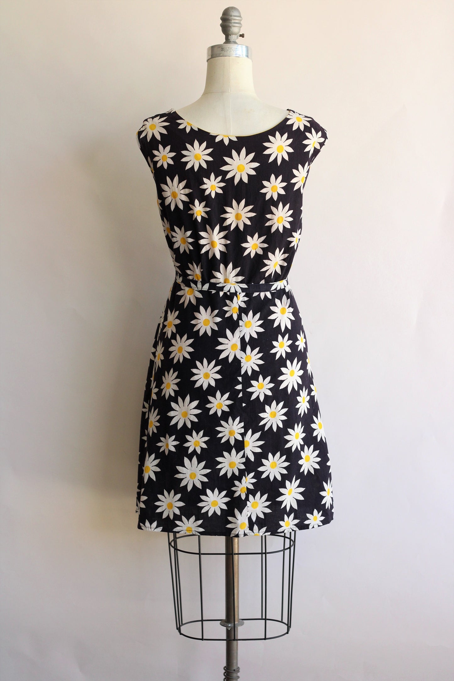 Vintage 1960s Plus Size Daisy Print Sundress with Belt and Pockets