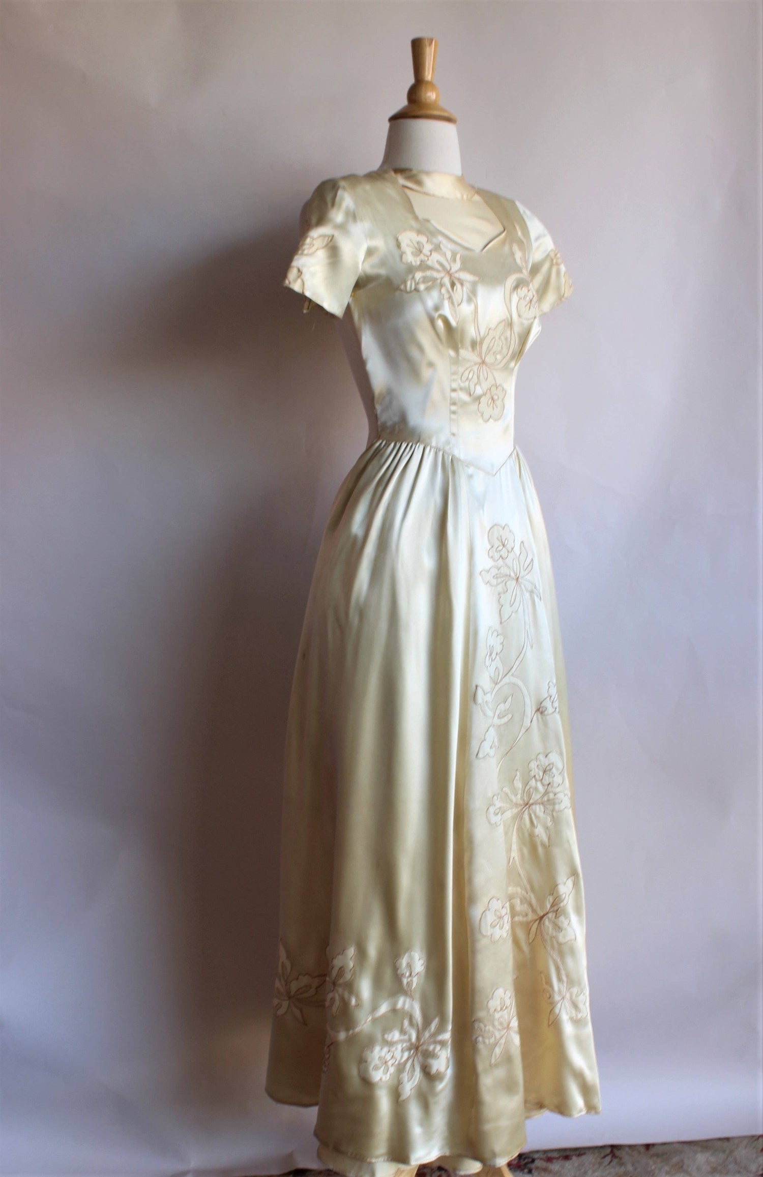 Vintage 1940s Ivory Satin Wedding Gown – Toadstool Farm Vintage