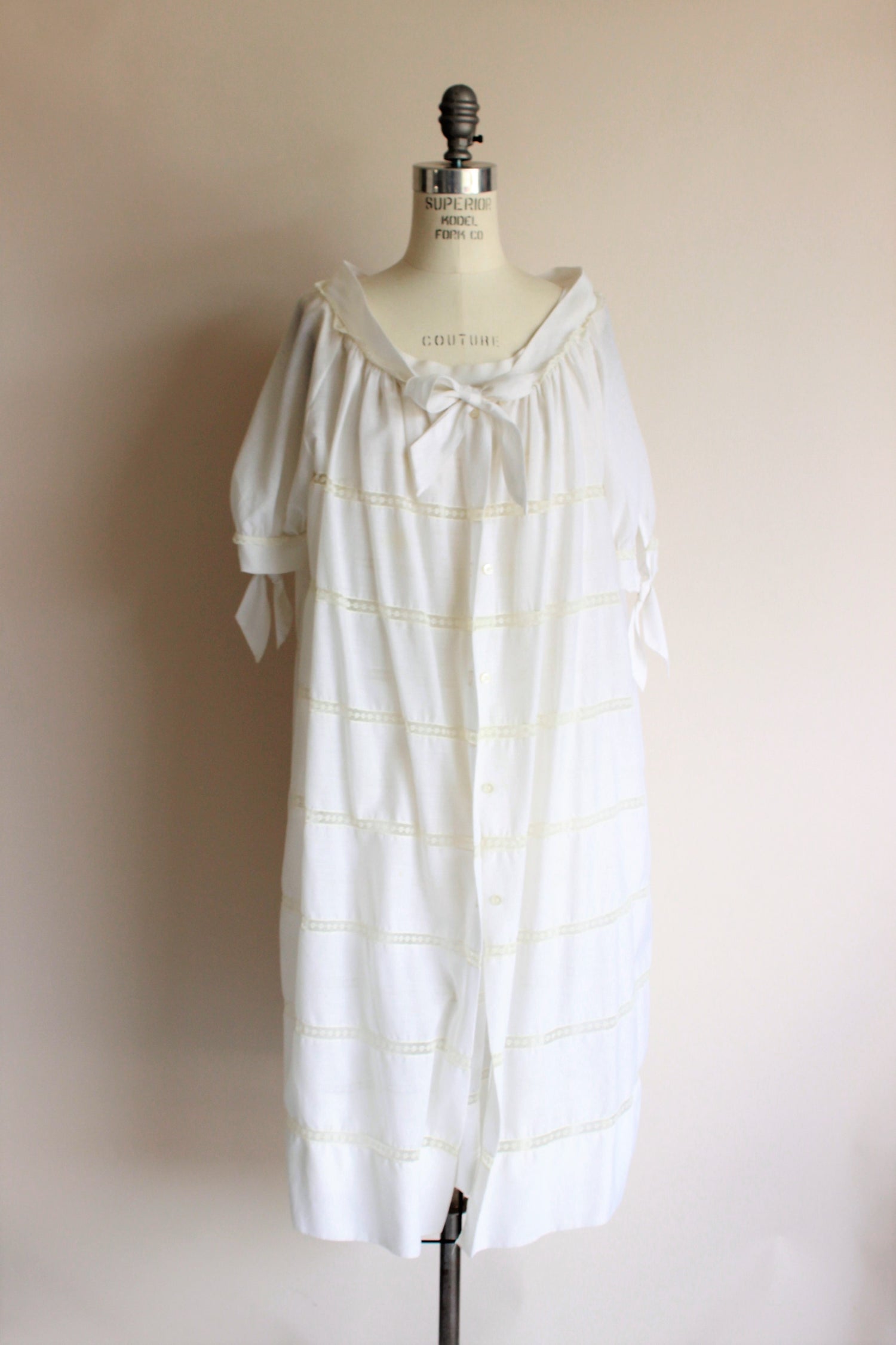 Vintage 1960s White Peignoir Robe And Nightgown Set
