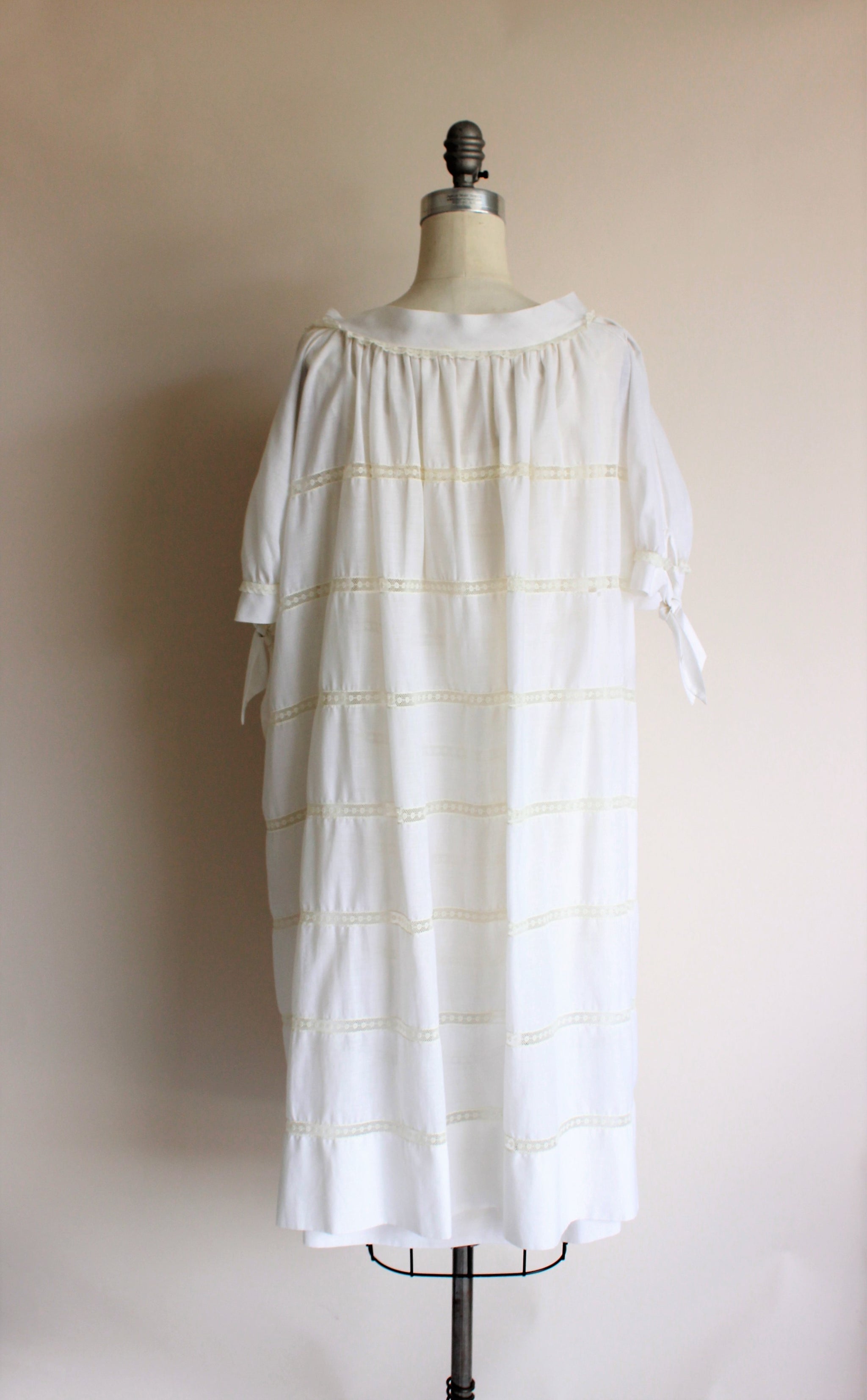 Vintage 1960s White Peignoir Robe And Nightgown Set – Toadstool Farm ...