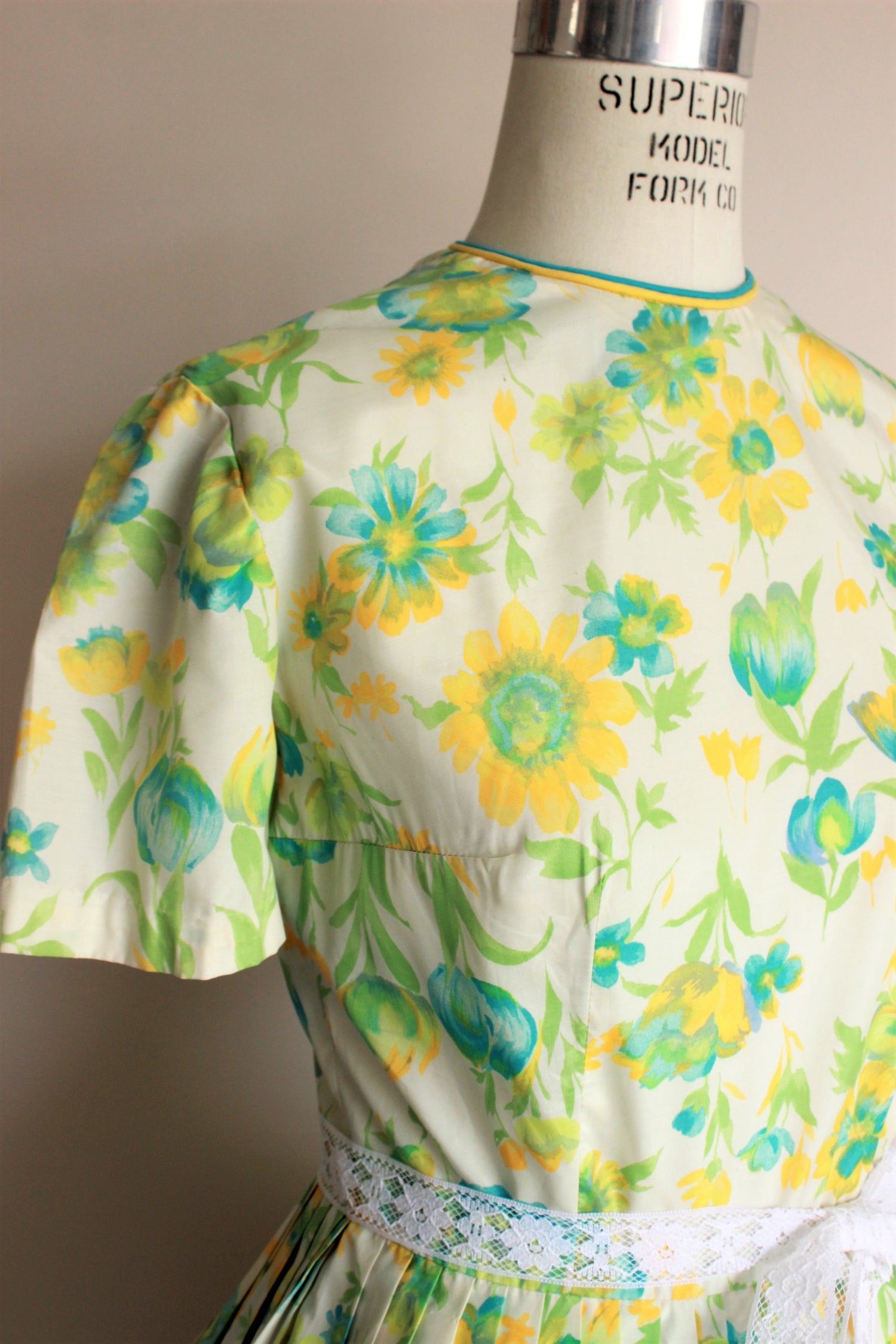 Vintage 1950s Green, Yellow and Blue Floral Print Dress