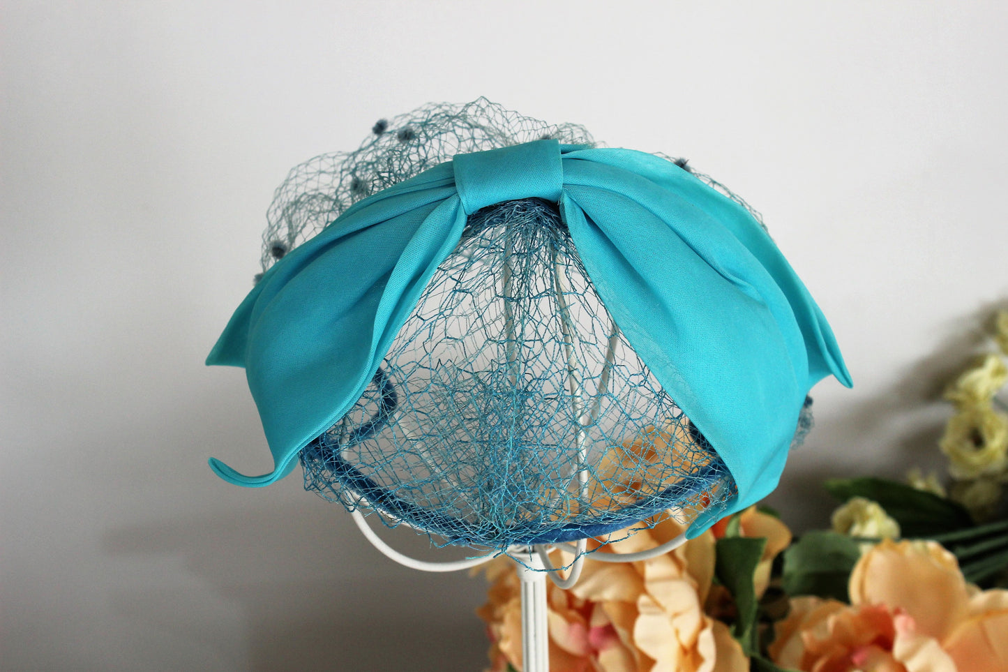 Vintage 1950s Teal Blue Hat with Birdcage Veil and Swiss Dot Tulle Trim