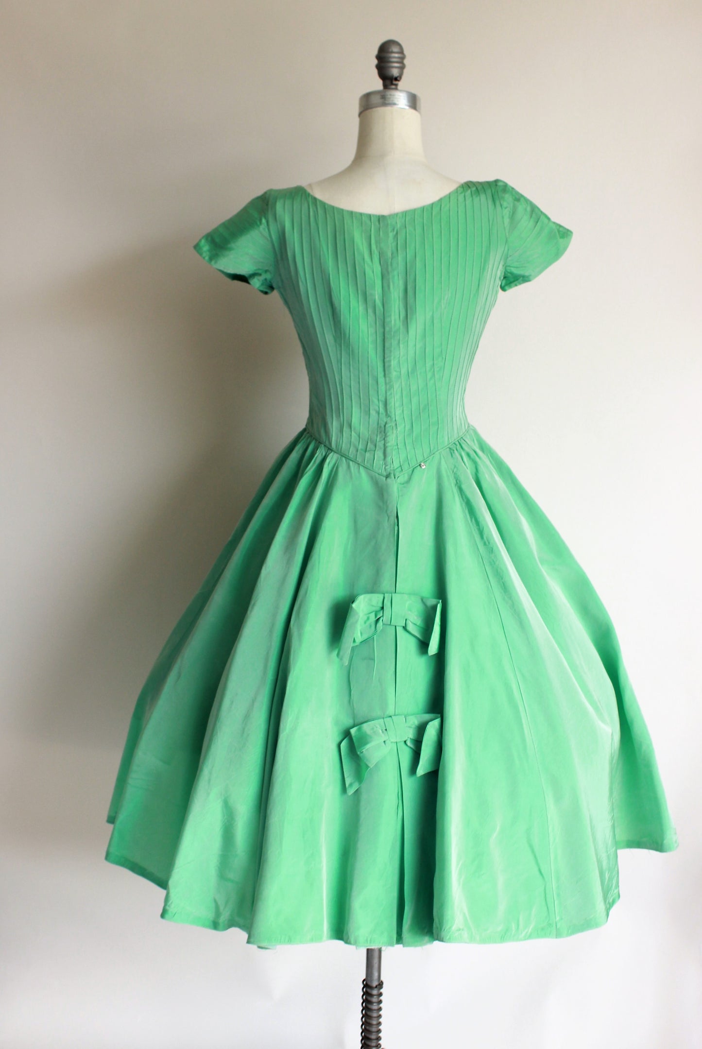 Vintage 1950s Green Taffeta Dress