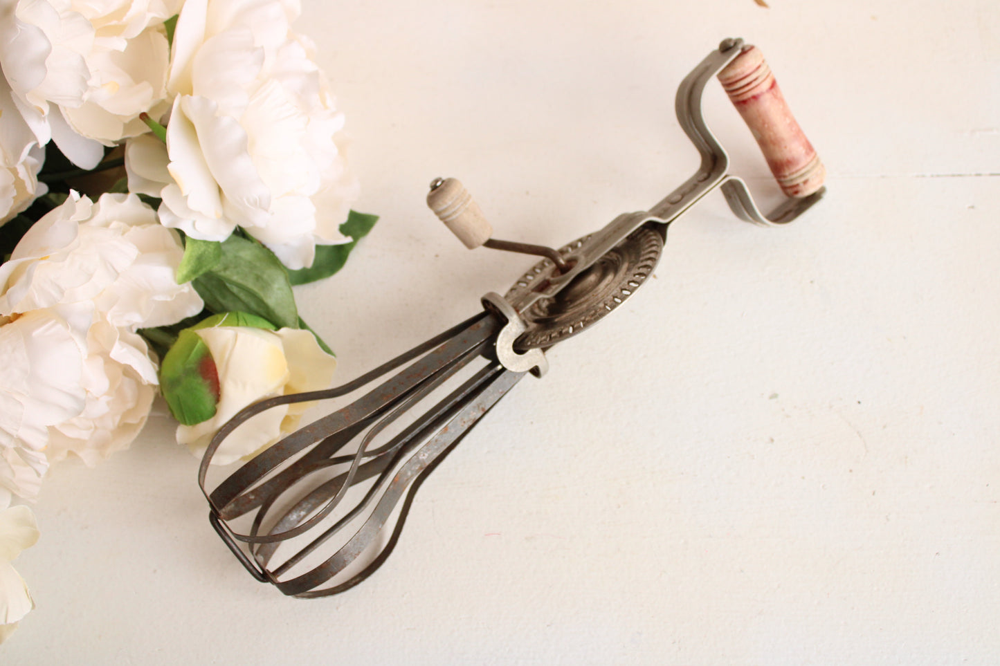 Vintage 1930s Androck Red Handle Hand Mixer