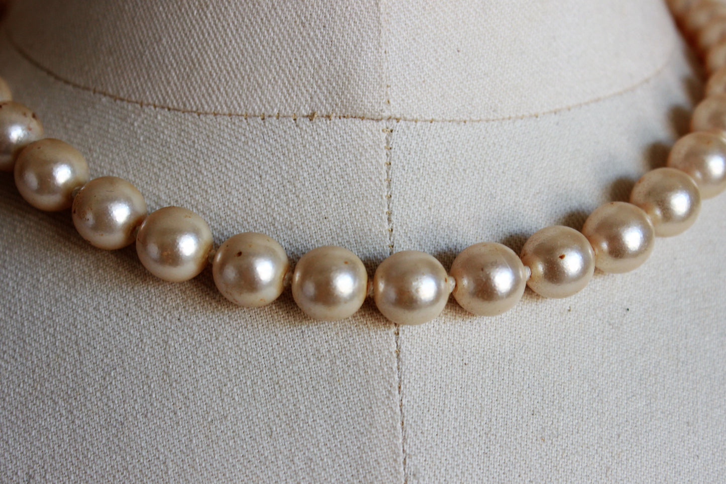 Vintage 1960s Faux Pearl Choker Necklace 16 Inch