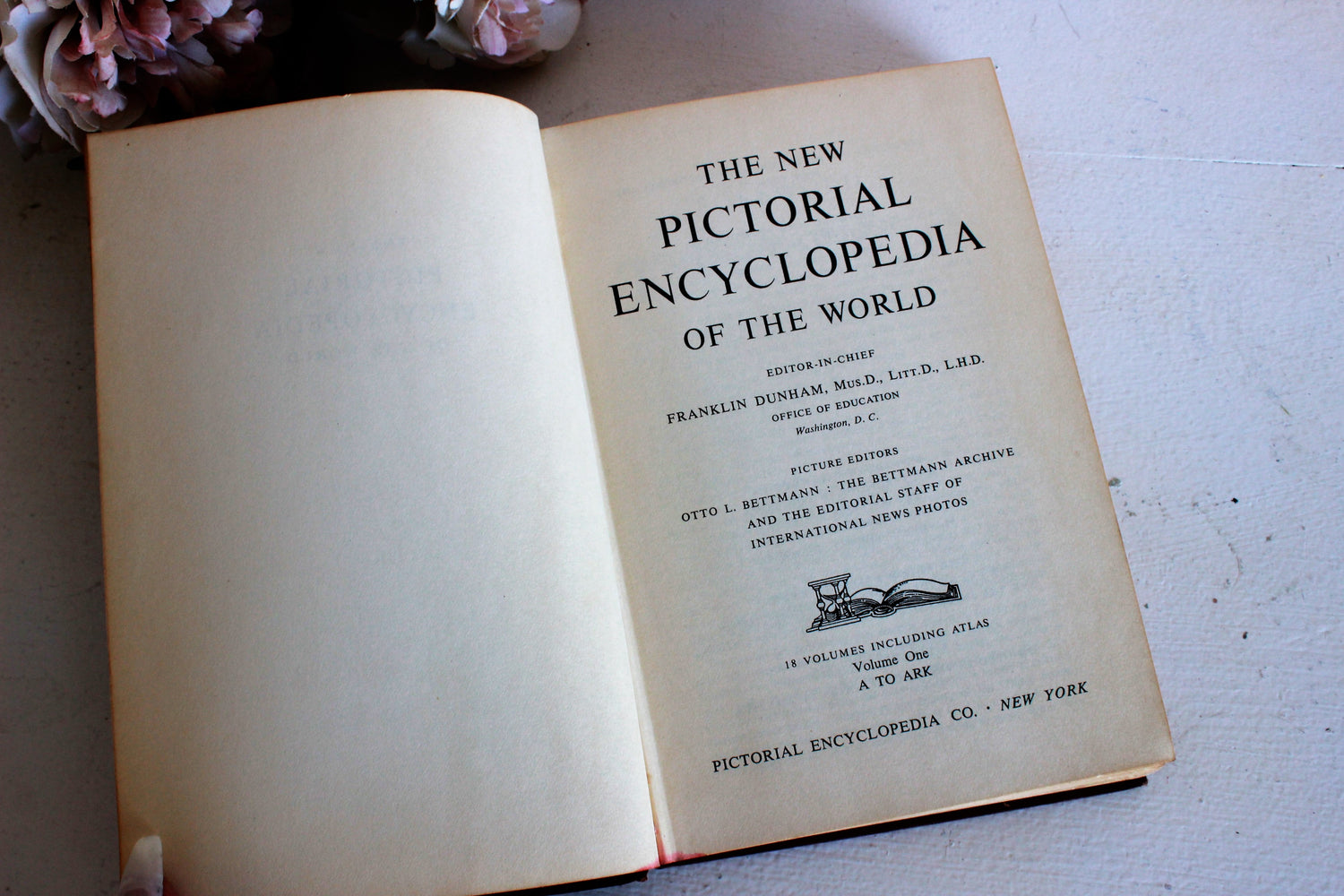 Vintage  New Pictorial Encyclopedia of the World Vol One 1954s 