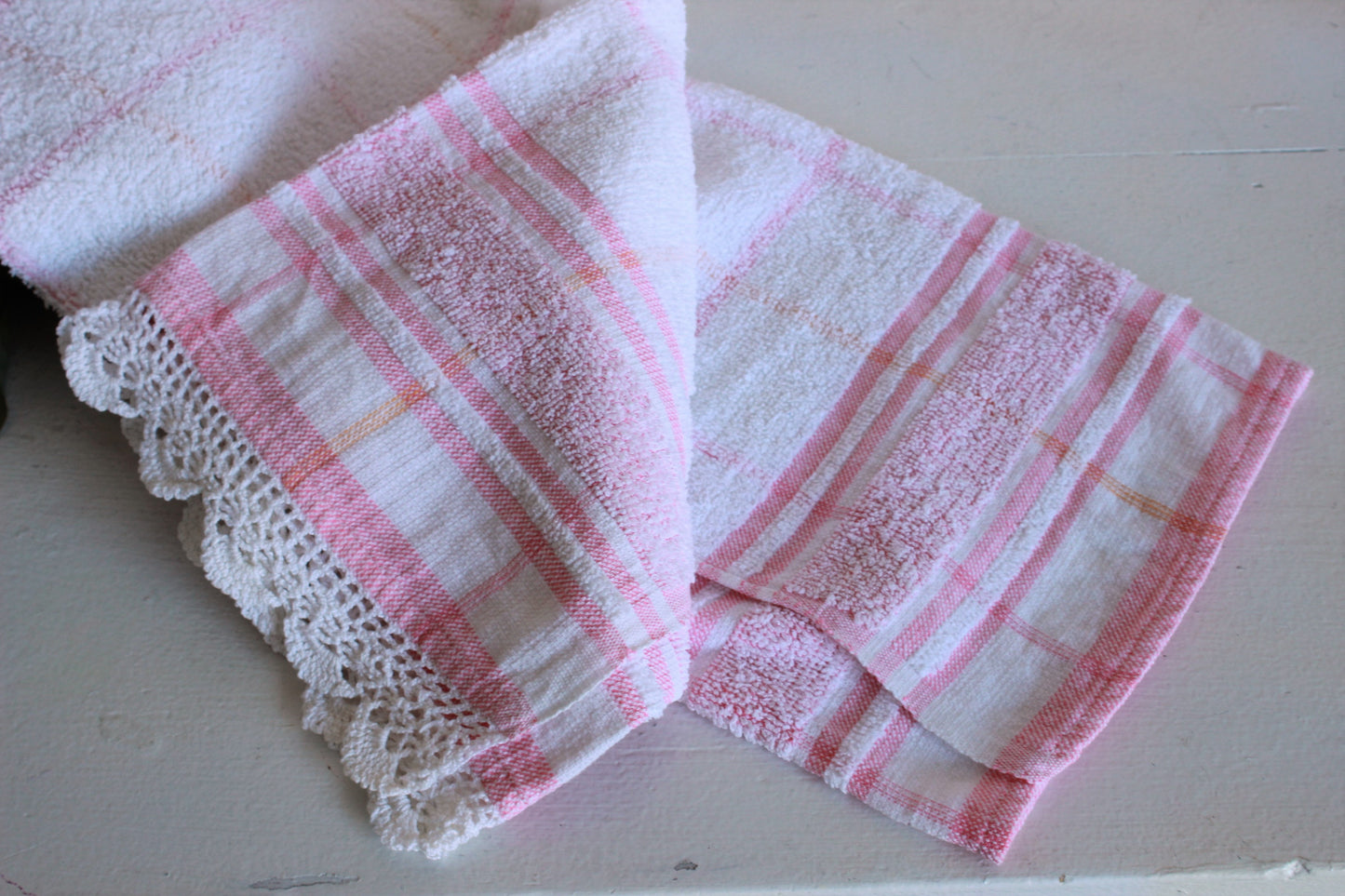 Vintage 1980s Cannon Terrycloth Towel With Crochet Lace Trim
