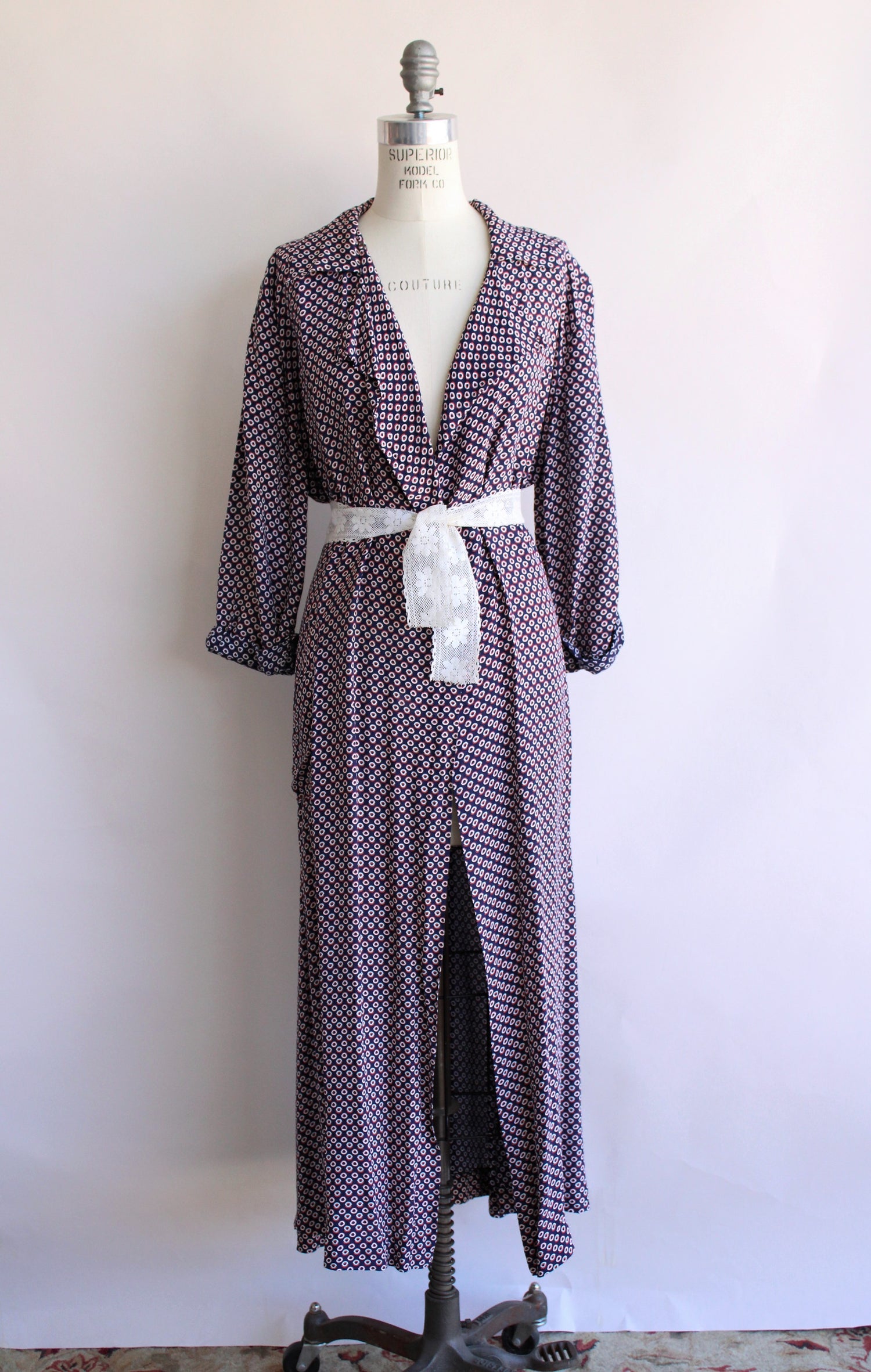 Vintage 1940s Brendelle Dressing Gown