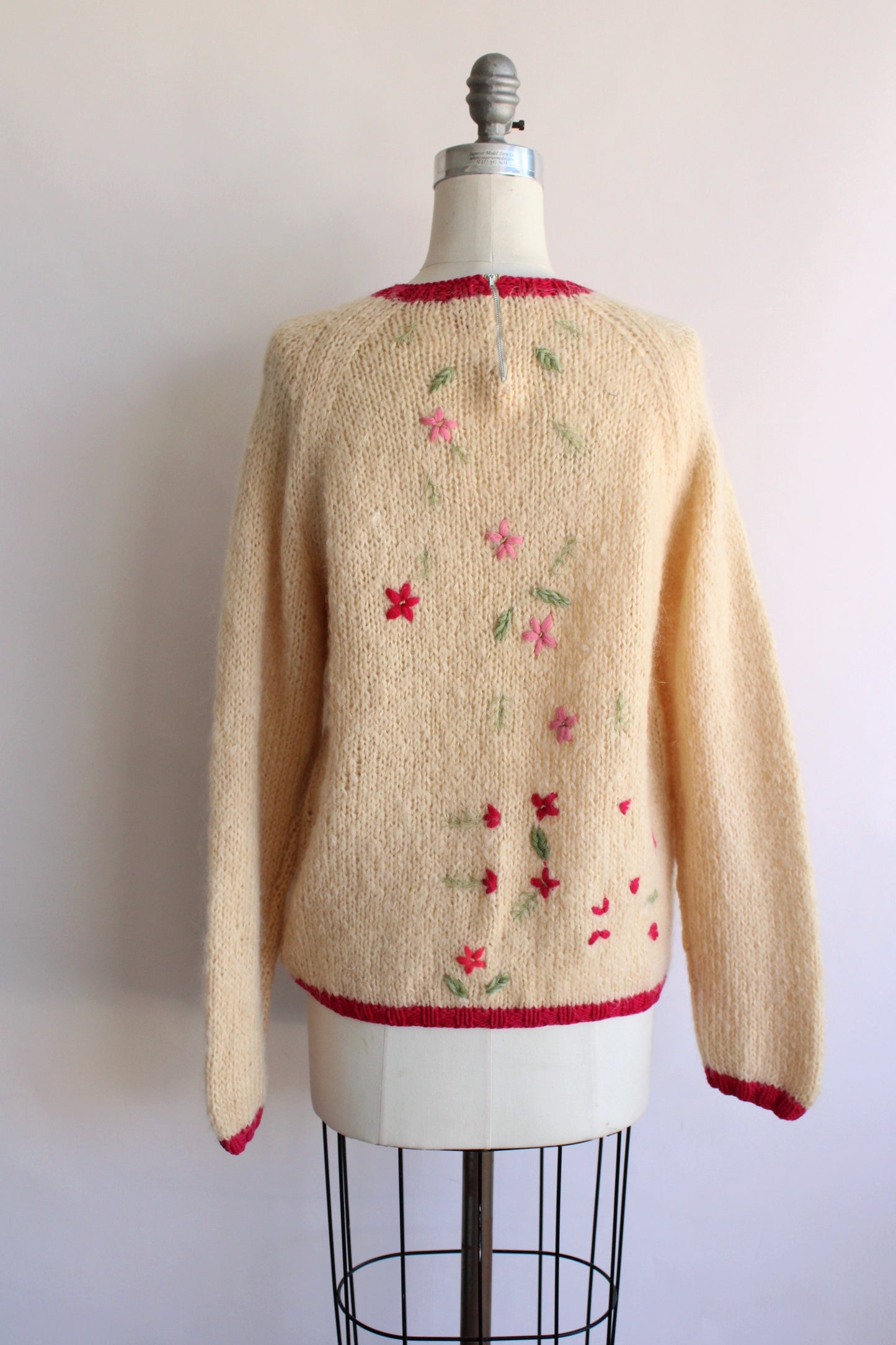Vintage 1960s Ilaria Handknit Embroidered Sweater