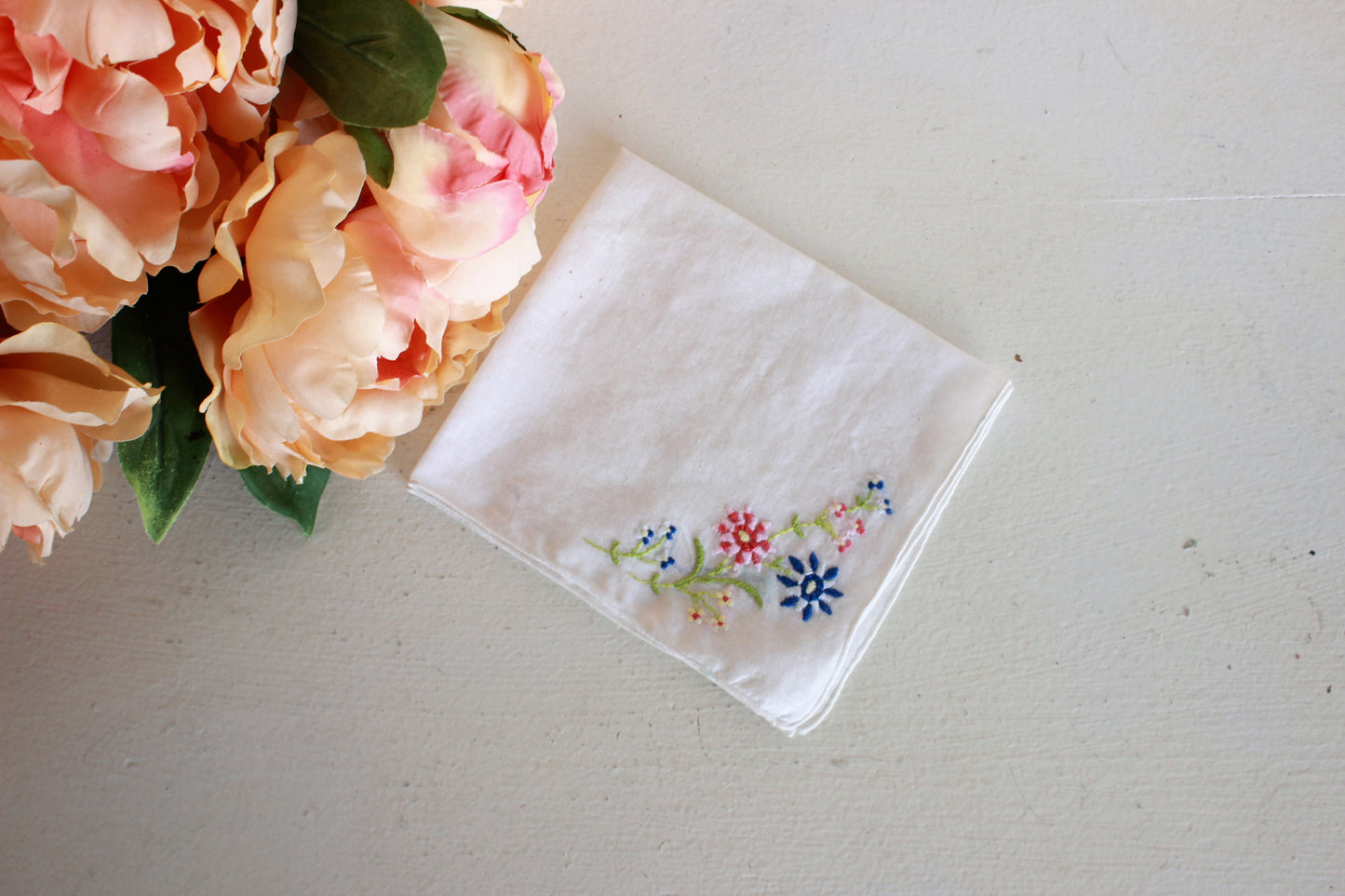 Vintage 1940s Embroidered Cotton Hanky