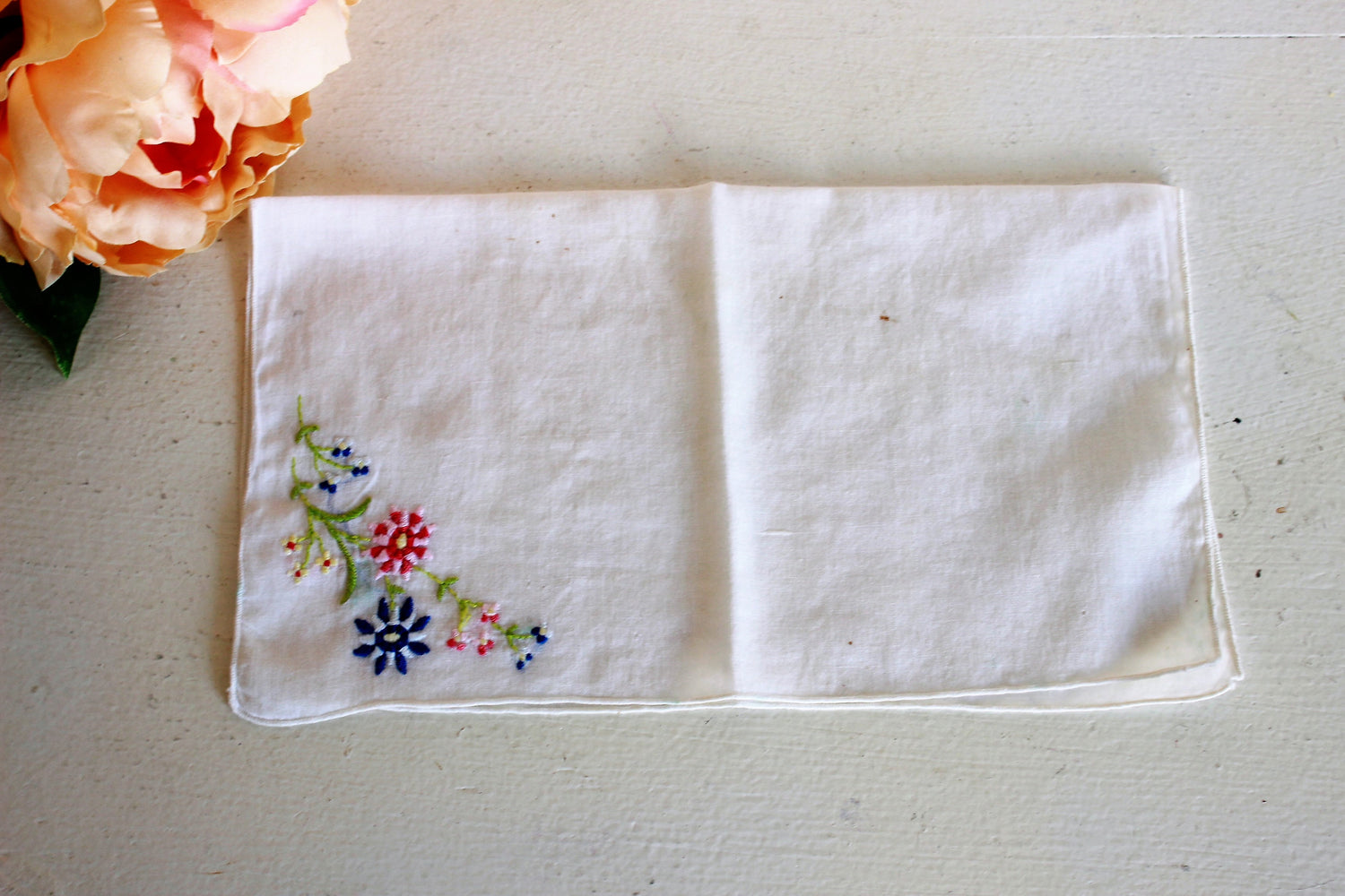 Vintage 1940s Embroidered Cotton Hanky