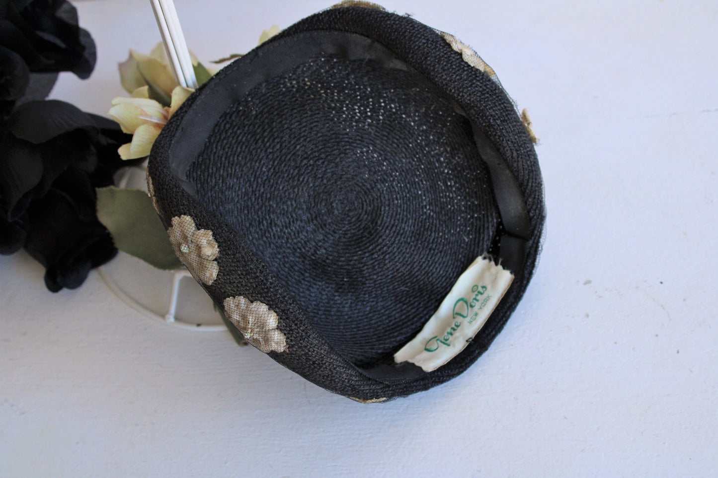 Vintage 1950s Gene Doris Black Straw Hat with Velvet Flowers