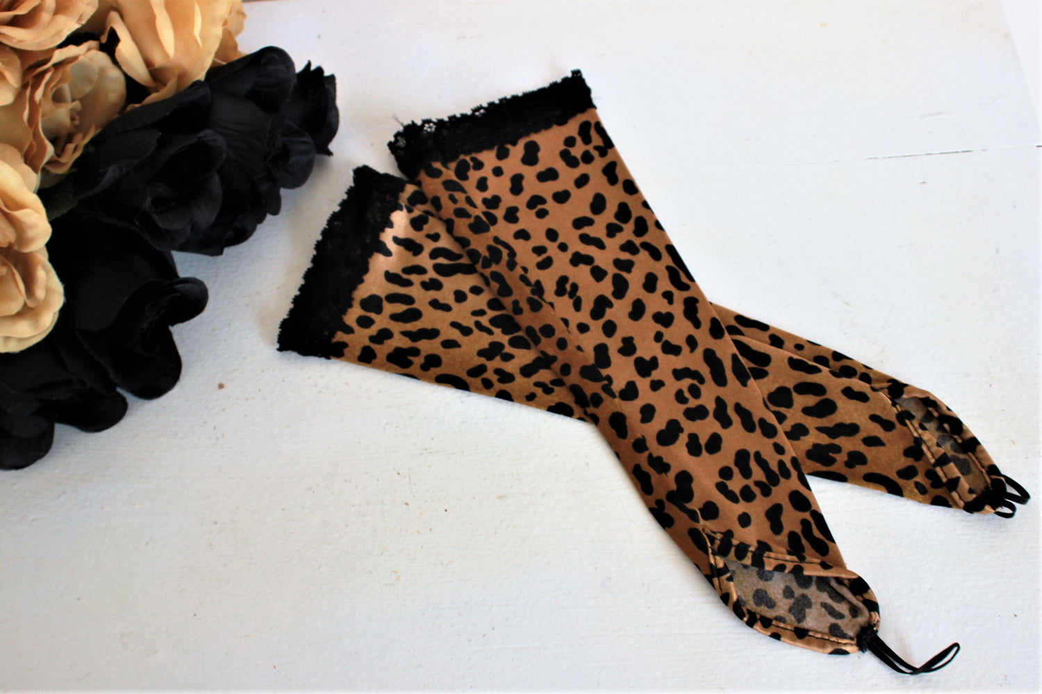 Vintage 1990s Leopard Print Stretch Satin Gloves