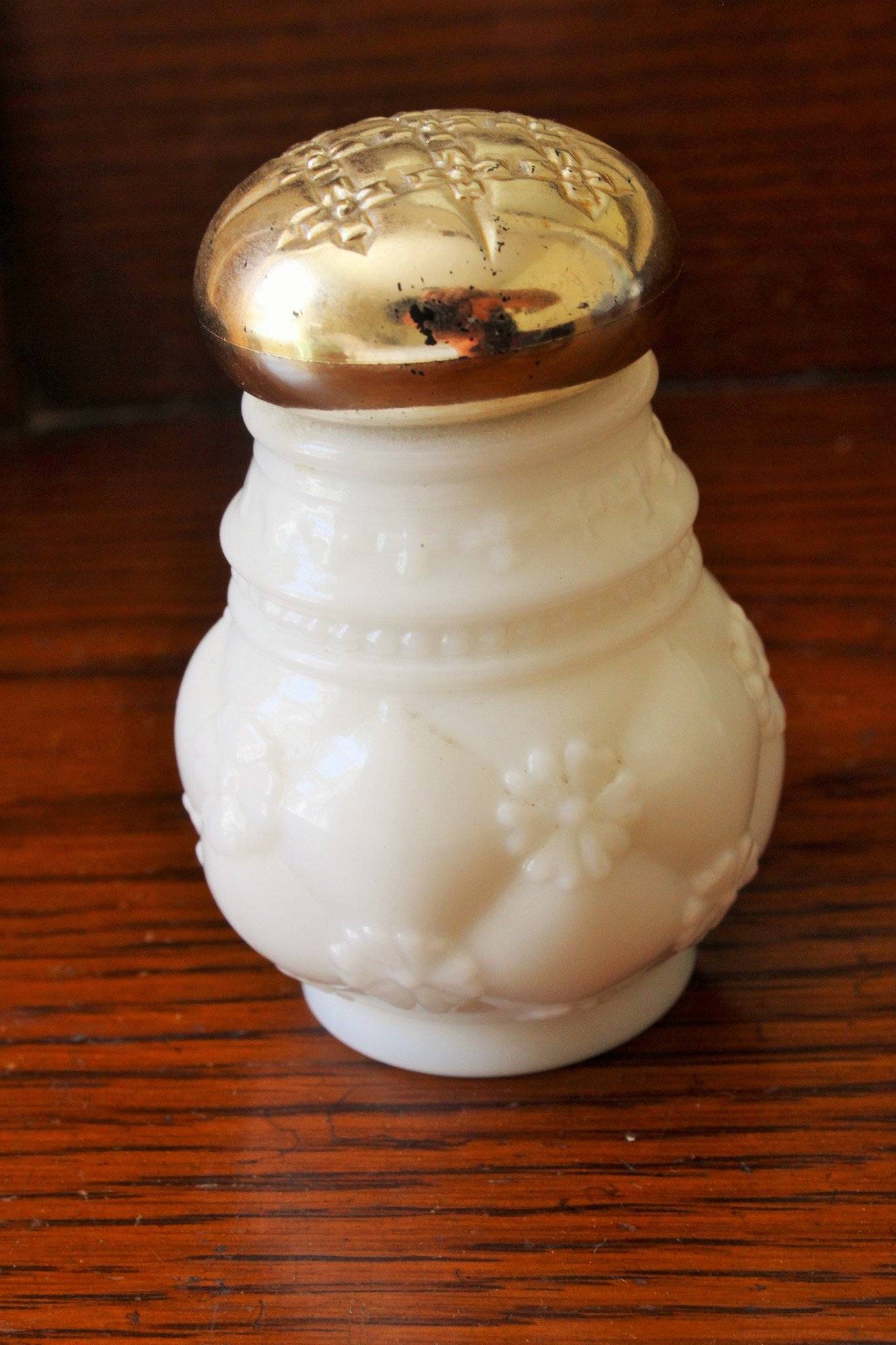 Vintage 1960s Milkglass Avon Unforgettable Powder Jar, Collectible-Toadstool Farm Vintage-1960s Fragrance,Avon Collectible,Avon Powder,Milk Glass,Milkglass Jar,Powder Jar,Powder Sachet,Rare Perfume,Unforgettable,Vintage