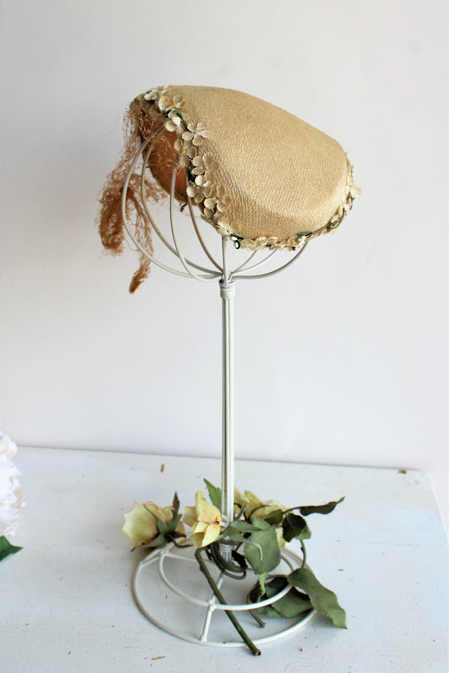 Vintage 1950s Ivory Curvette Hat with Flowers
