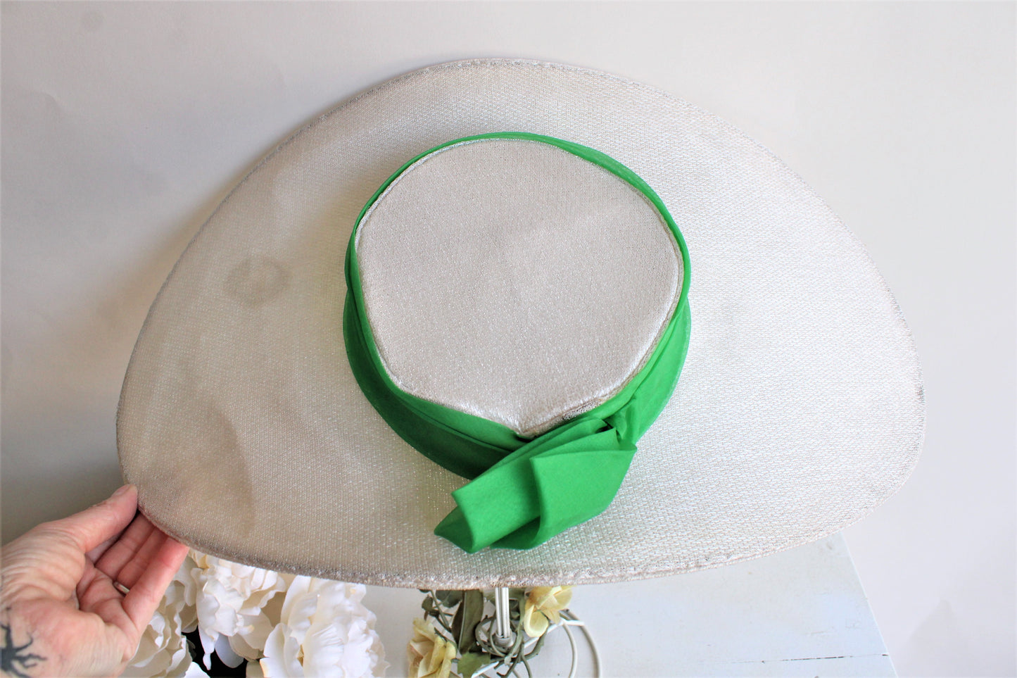 Vintage 1950s Oval Shape Wide Brimmed White Hat with Green Ribbon