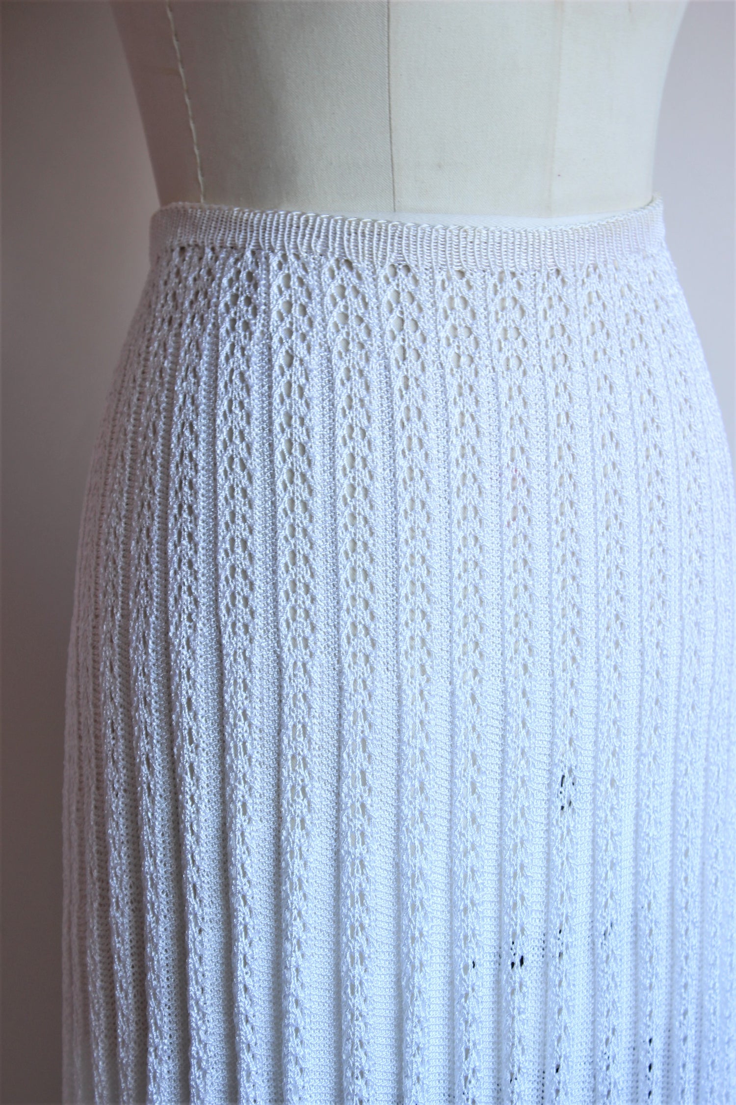 Vintage 1970s Does 1940s White Knit Skirt