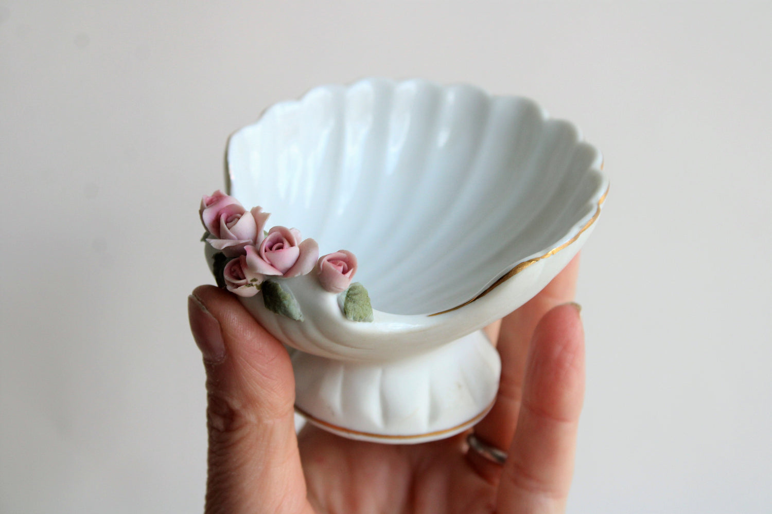 Vintage 1950s Lefton Seashell Trinket Dish With Pink Roses