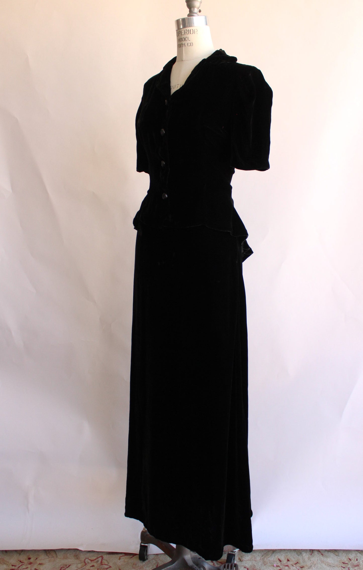 Vintage 1940 New Look Black Silk Velvet Skirt And Blouse Set