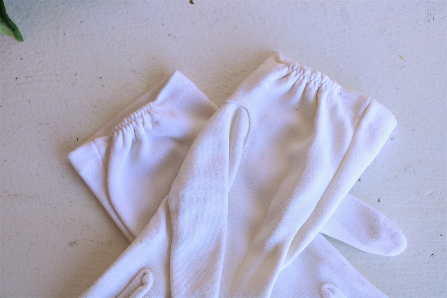 Vintage 1960s Classic White Gloves