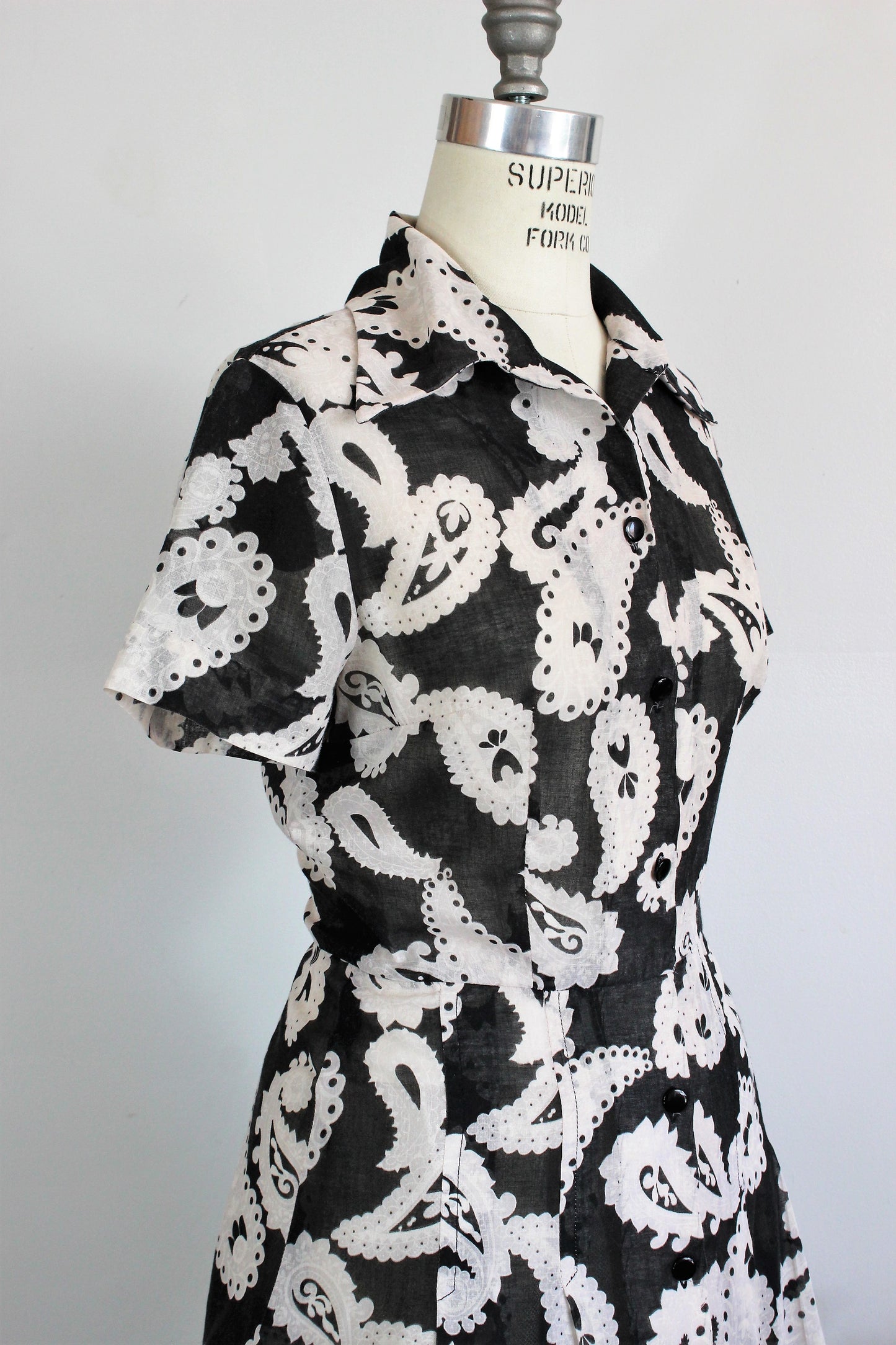 Vintage 1970s Does 1950s Shirtwaist Dress In A Black And White Paisley Print 