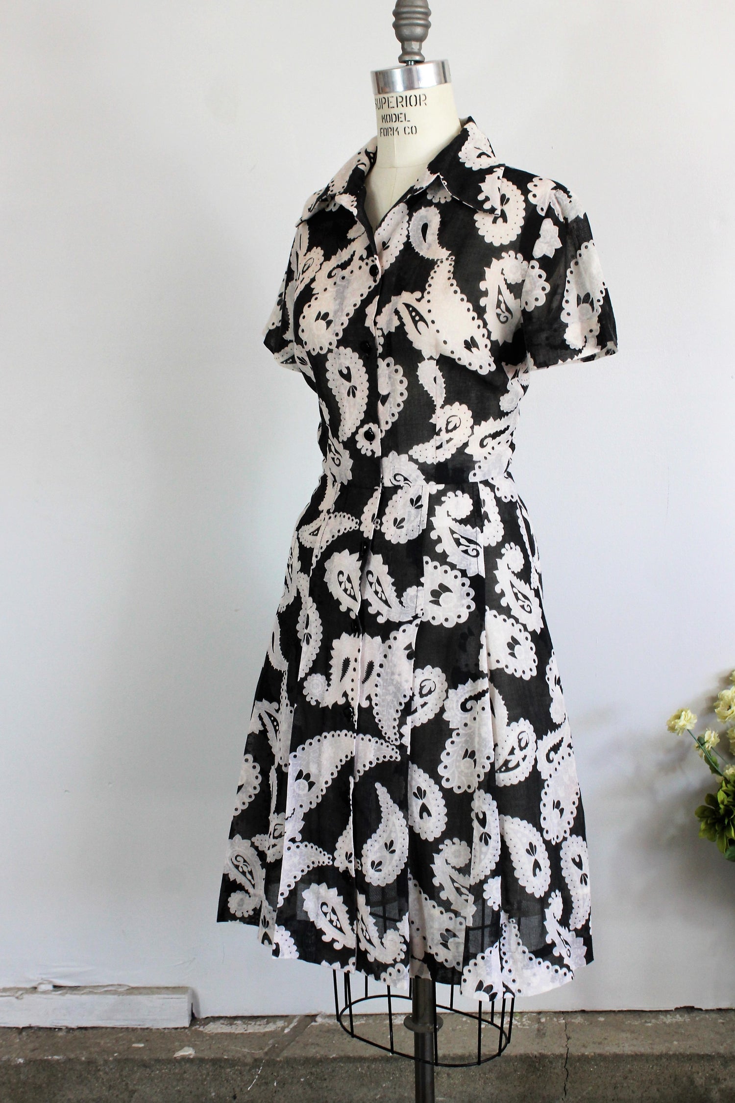 Vintage 1970s Does 1950s Shirtwaist Dress In A Black And White Paisley Print 