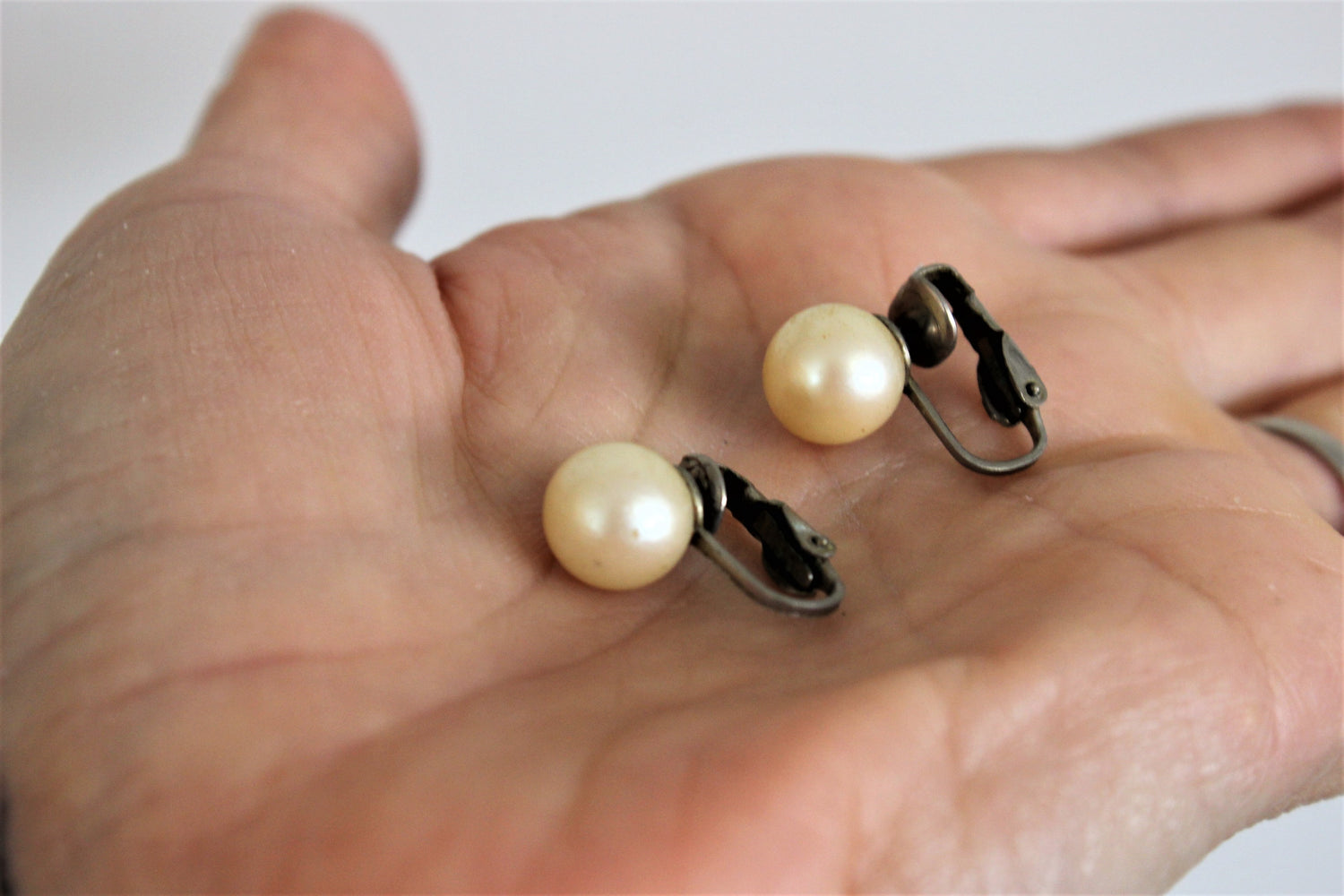 Vintage 1950s Faux Pearl Earrings Clip On